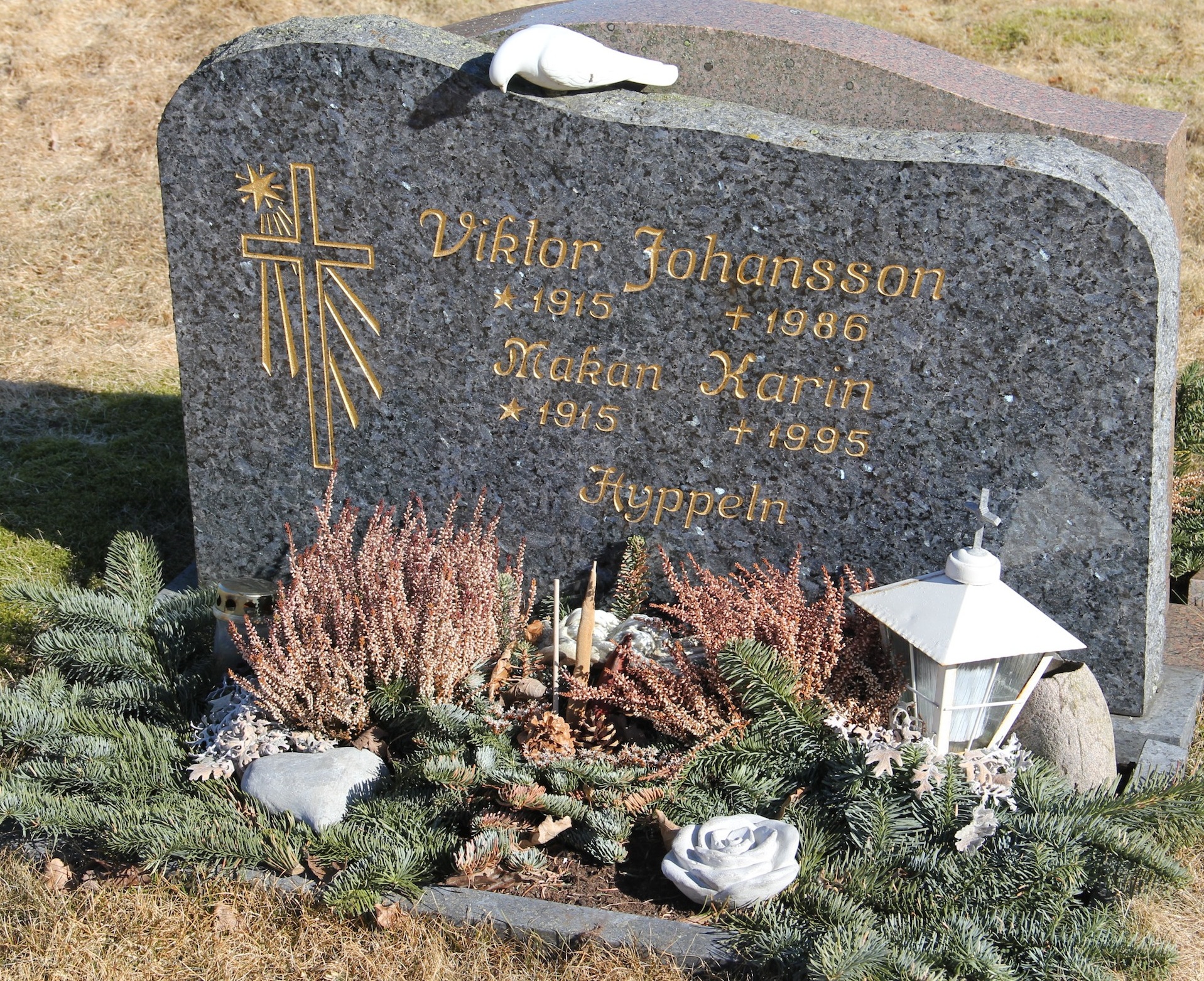 Grav C040 Hönö Kyrkogård