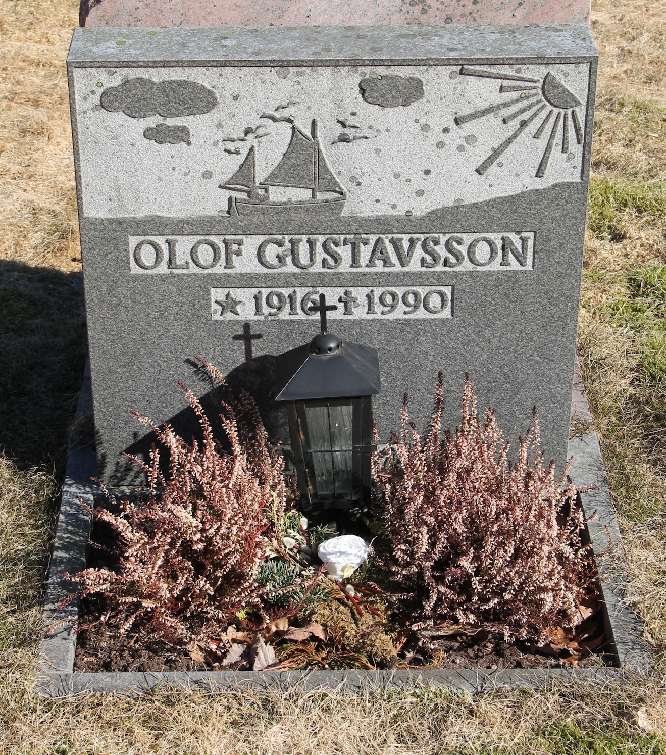 Grav D050 Hönö Kyrkogård