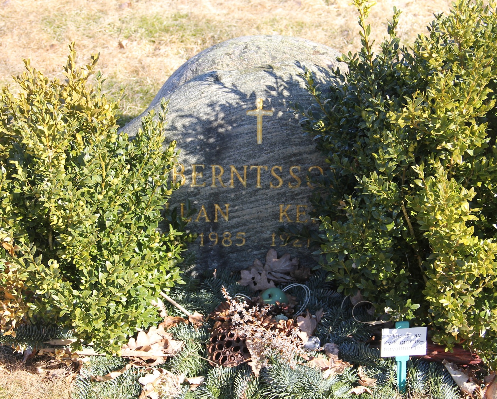 Grav D036 Hönö Kyrkogård