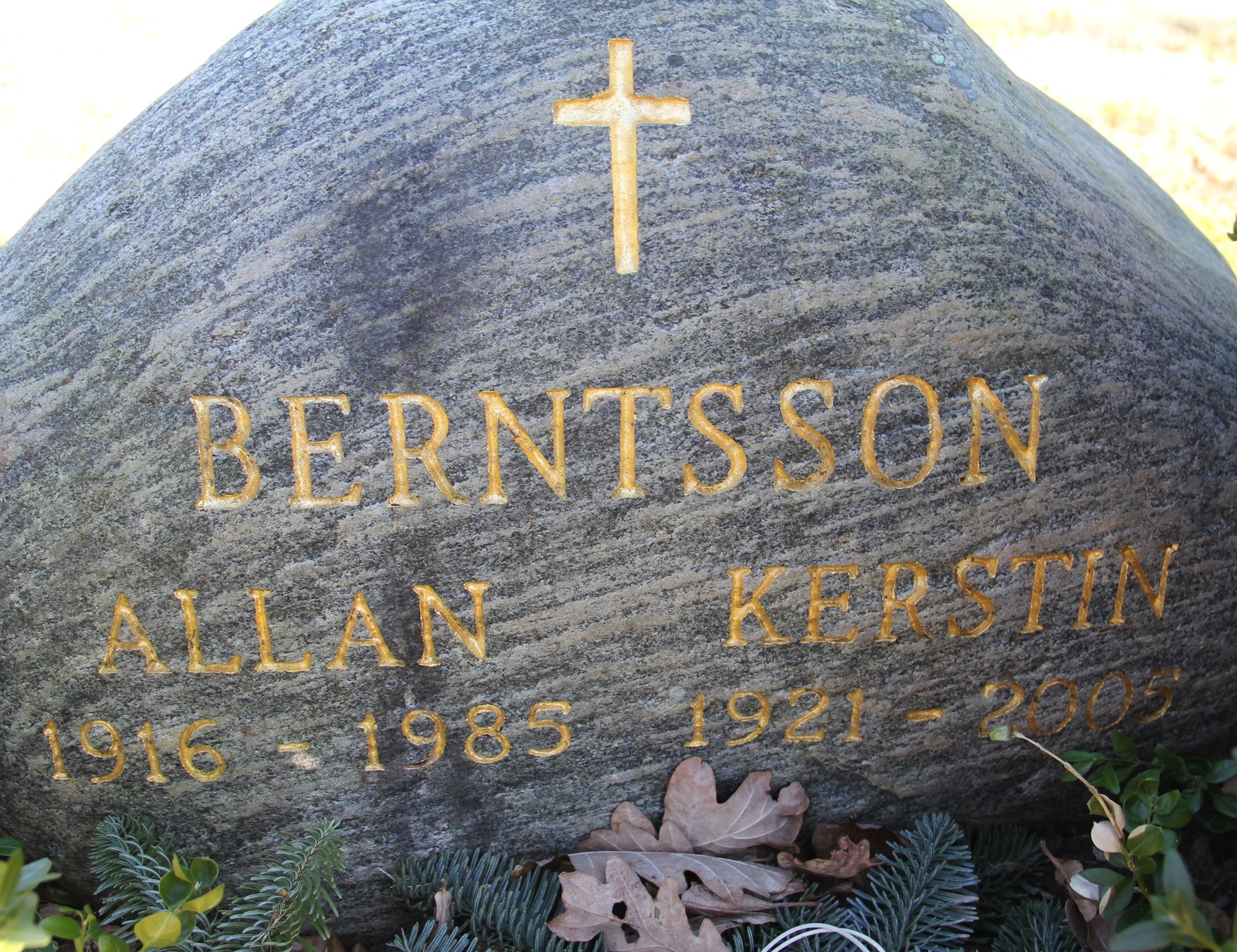 Grav D036 Hönö Kyrkogård