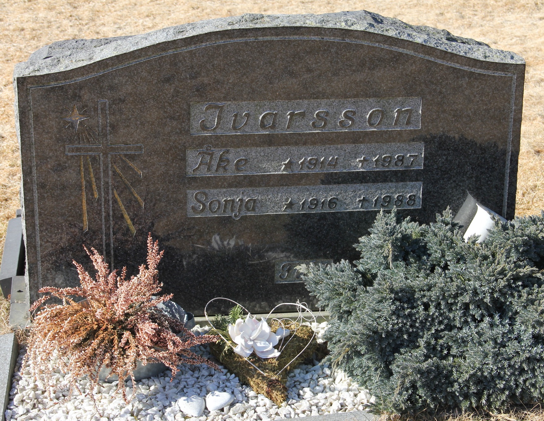 Grav F059 Hönö Kyrkogård