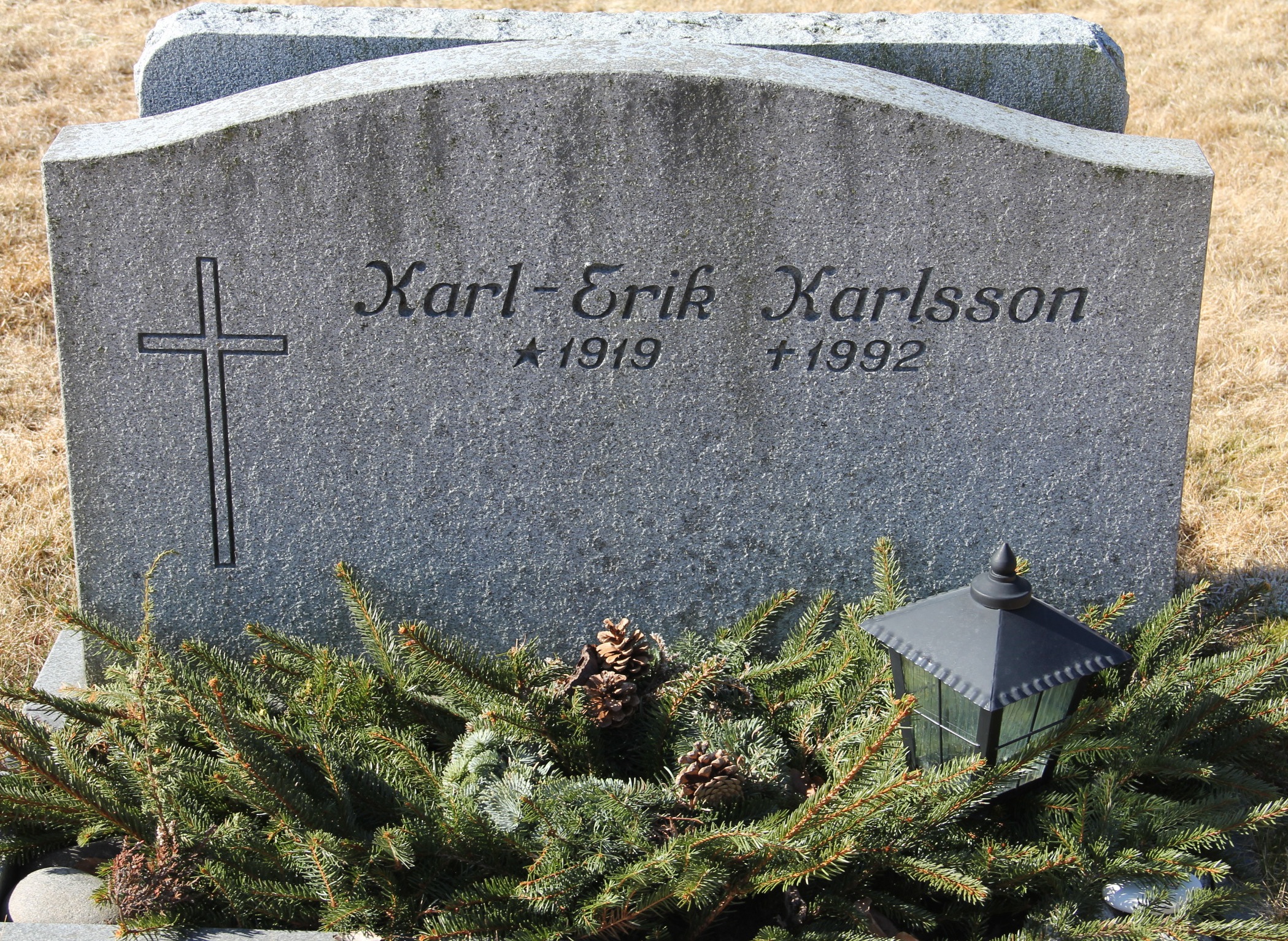 Grav F070 Hönö Kyrkogård