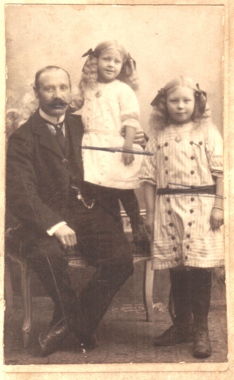 Axel med Helga och Dagny