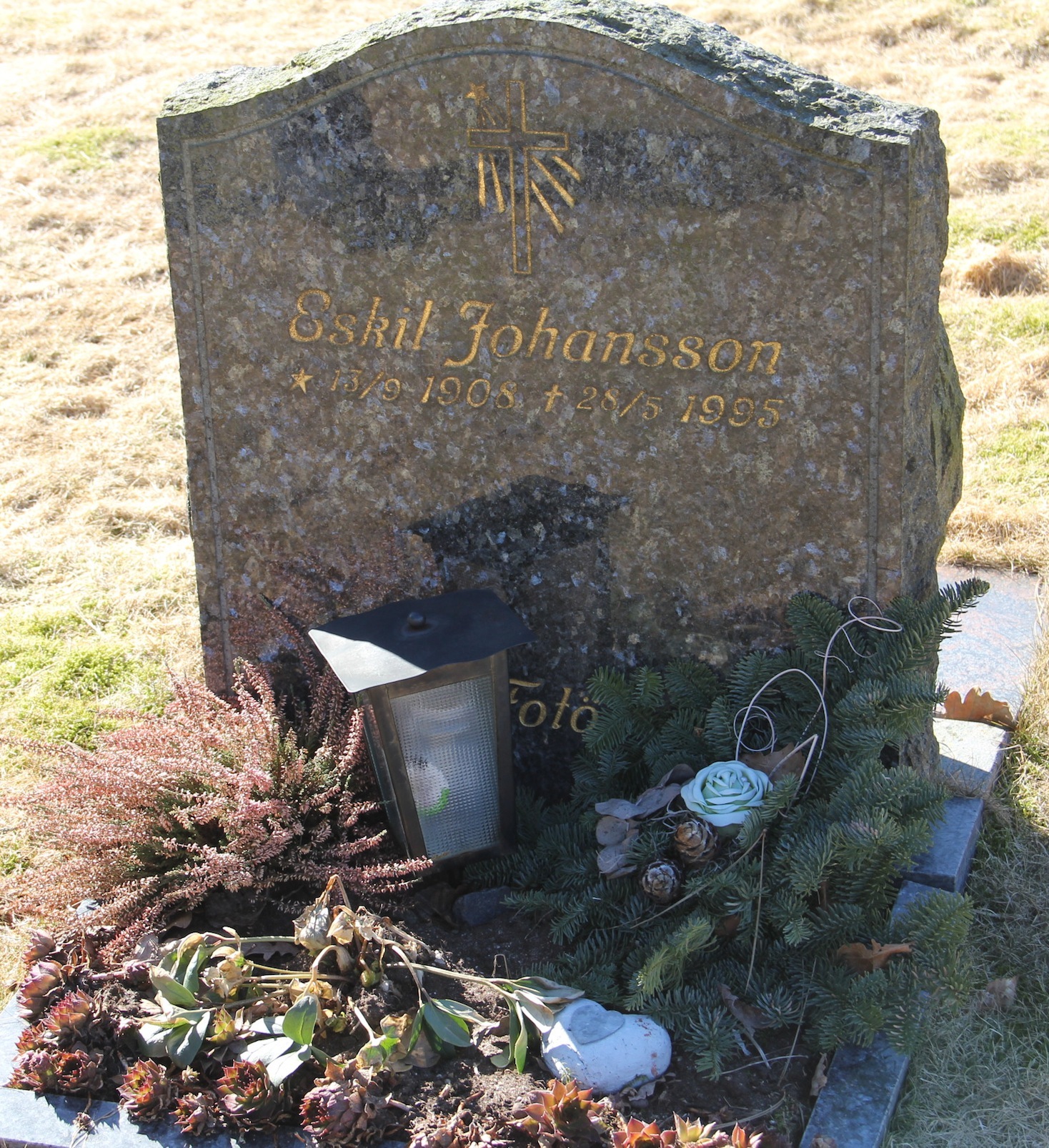 Grav D087 Hönö Kyrkogård