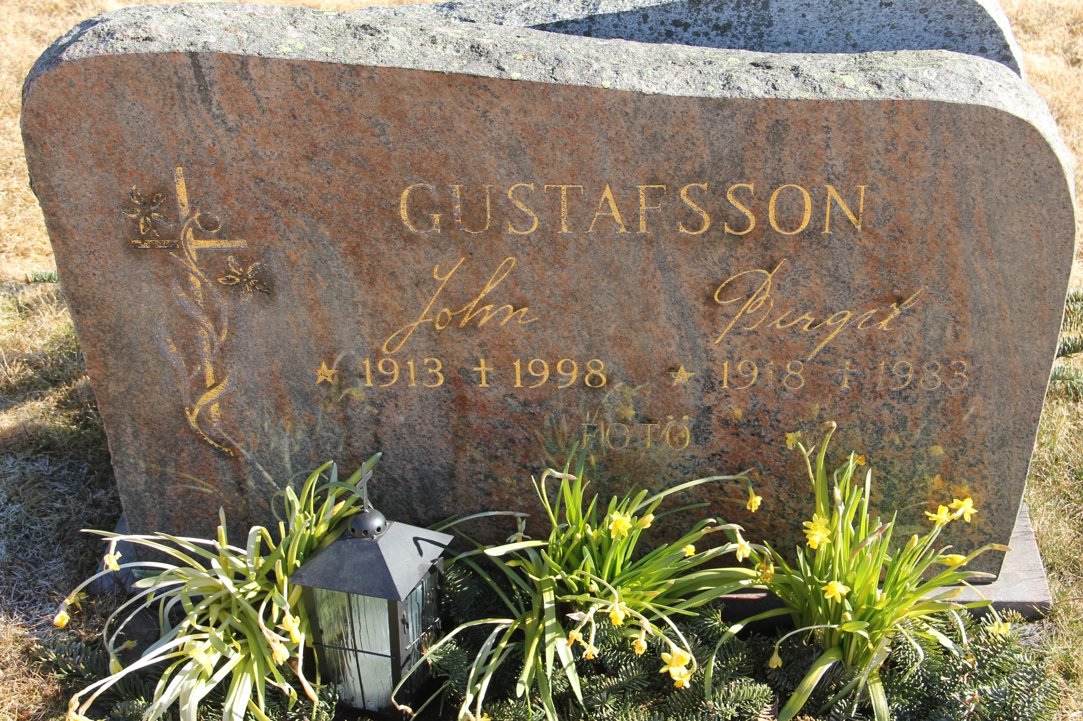Grav F047 Hönö Kyrkogård