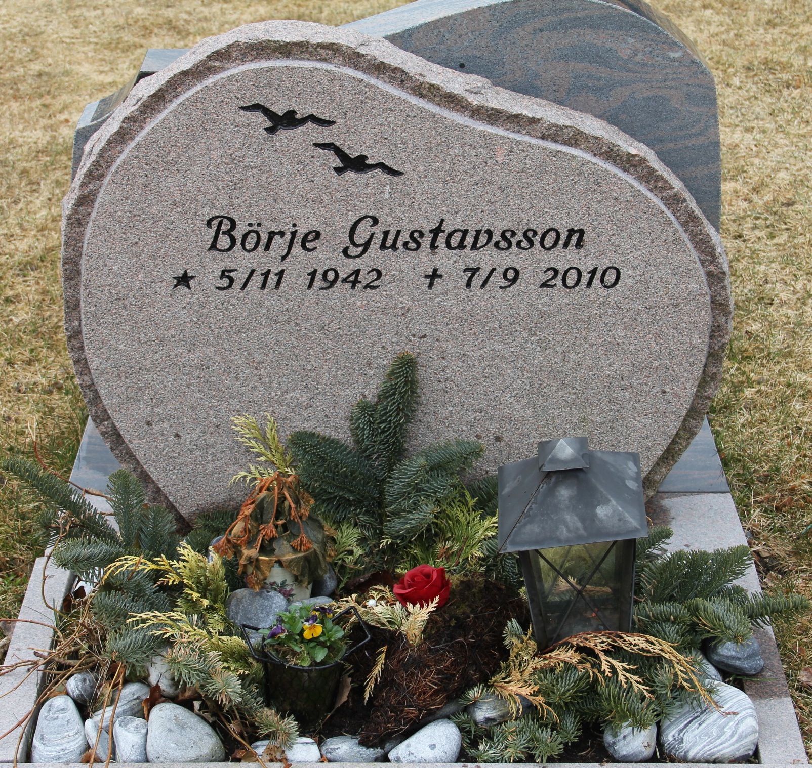 Grav H132 Hönö Kyrkogård