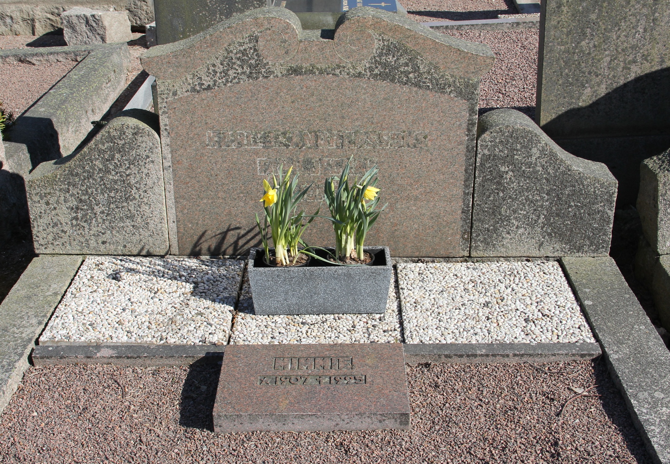 Grav A160 Öckerö Kyrkogård