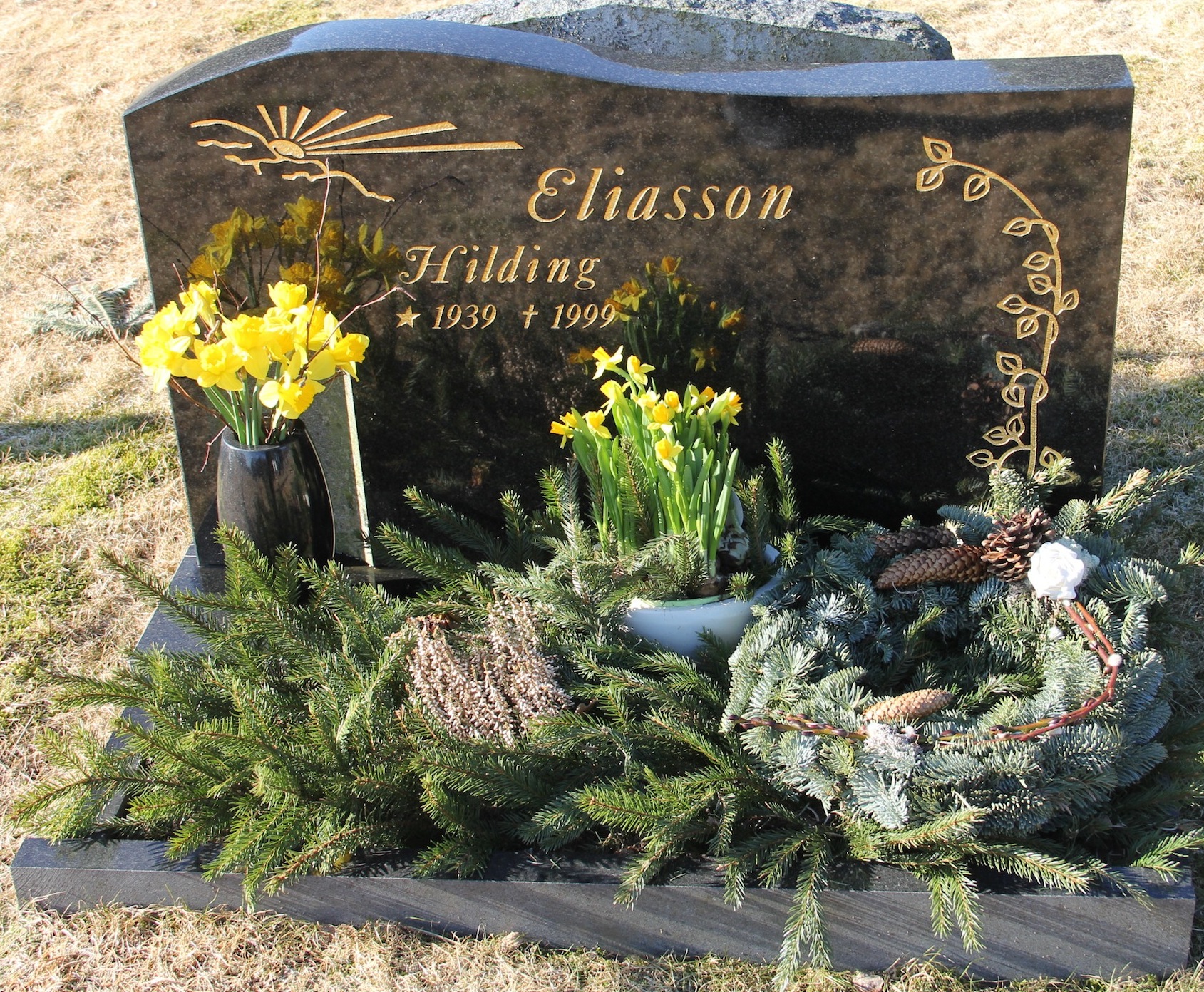 Grav A047 Hönö Kyrkogård