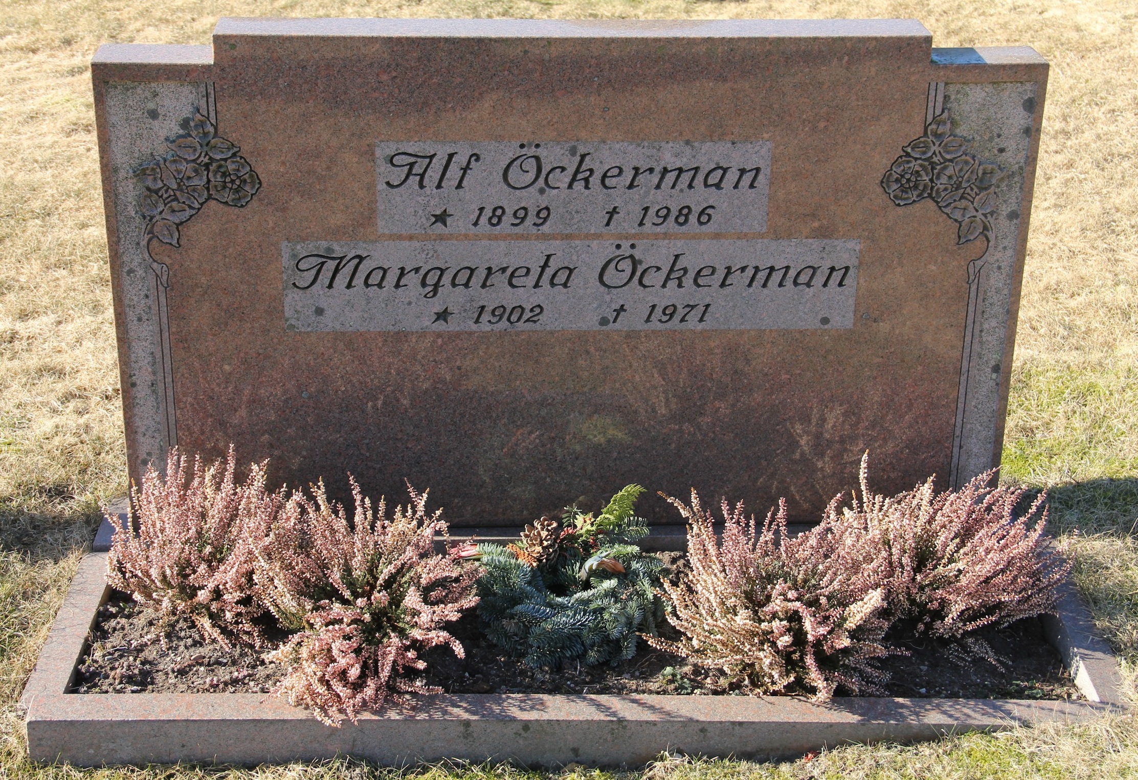 Grav B014 Hönö Kyrkogård