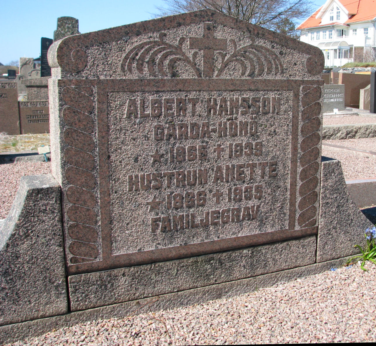 Grav C010 Öckerö Kyrkogård