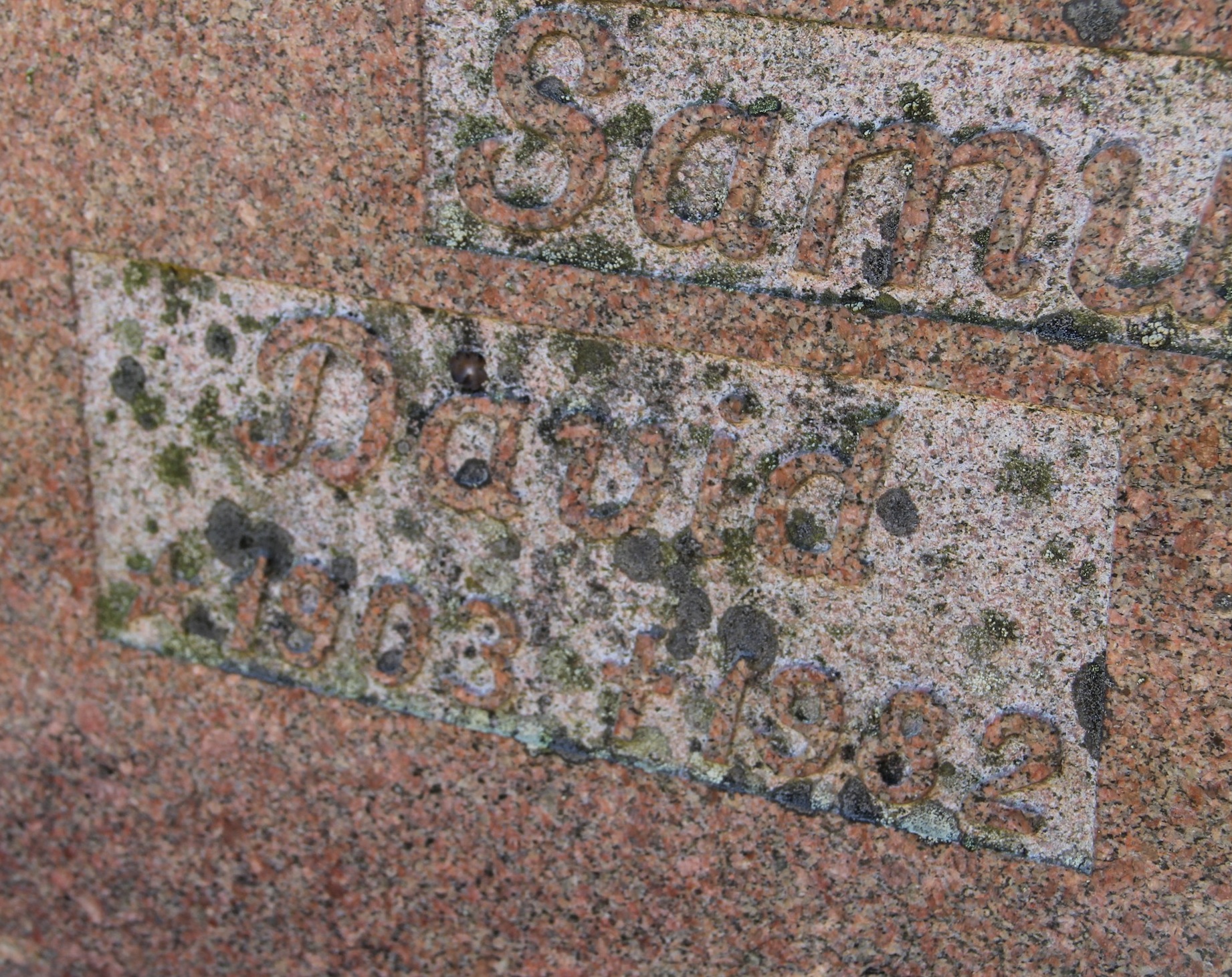 Grav B066 Hönö Kyrkogård