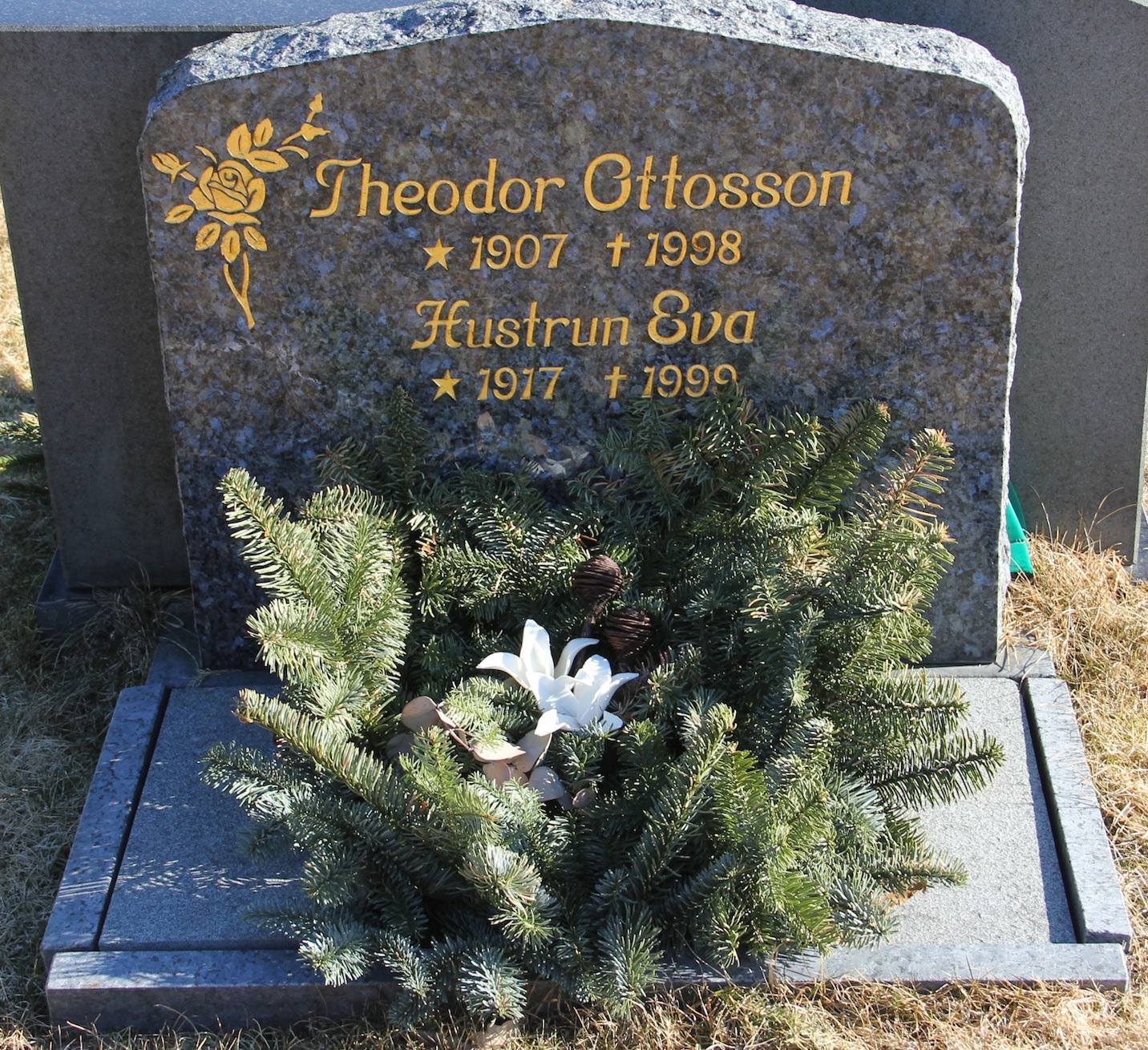 Grav A036 Hönö Kyrkogård