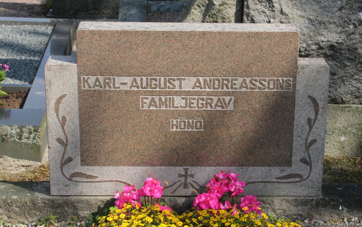 Grav E100 Öckerö Kyrkogård