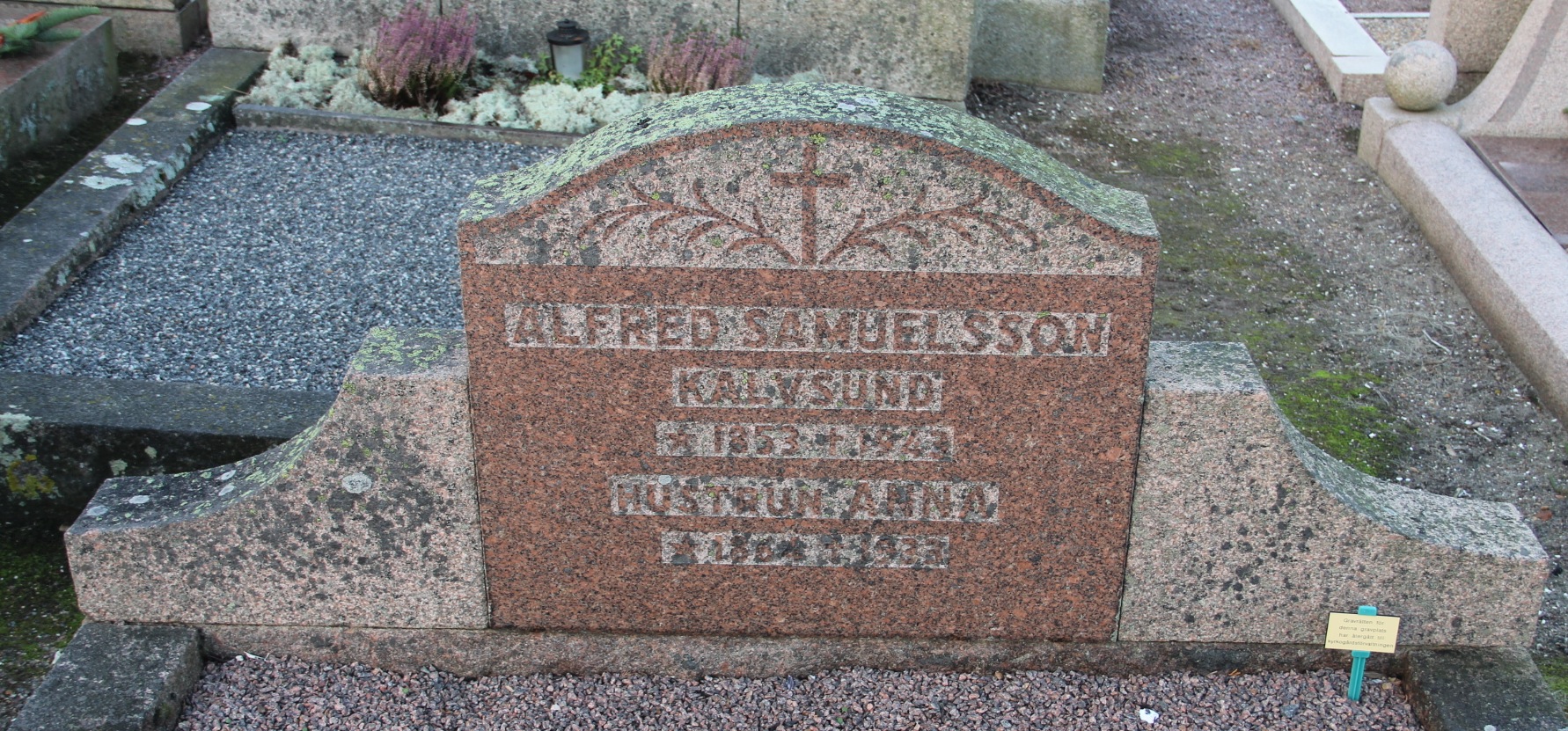 Grav E189 Öckerö Kyrkogård
