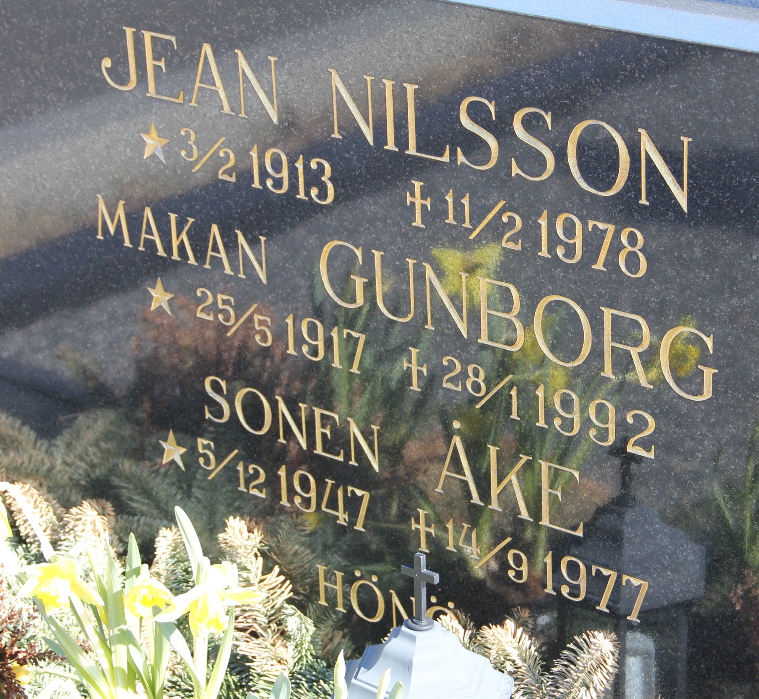 Grav G002 Hönö Kyrkogård