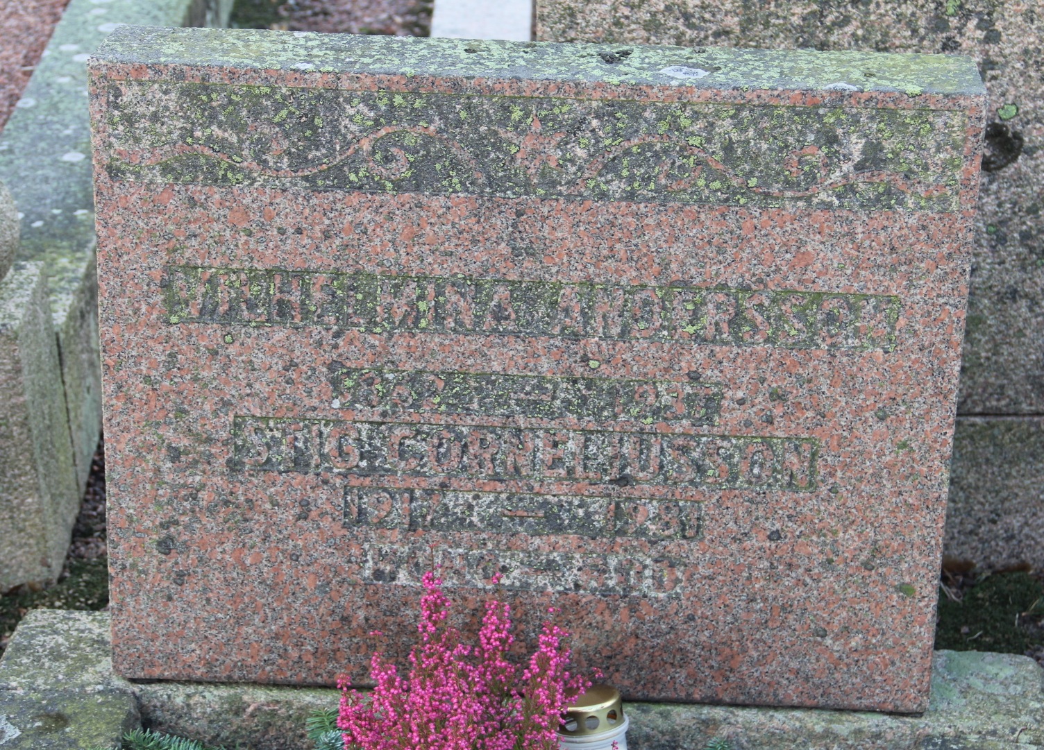 Grav E204 Öckerö Kyrkogård