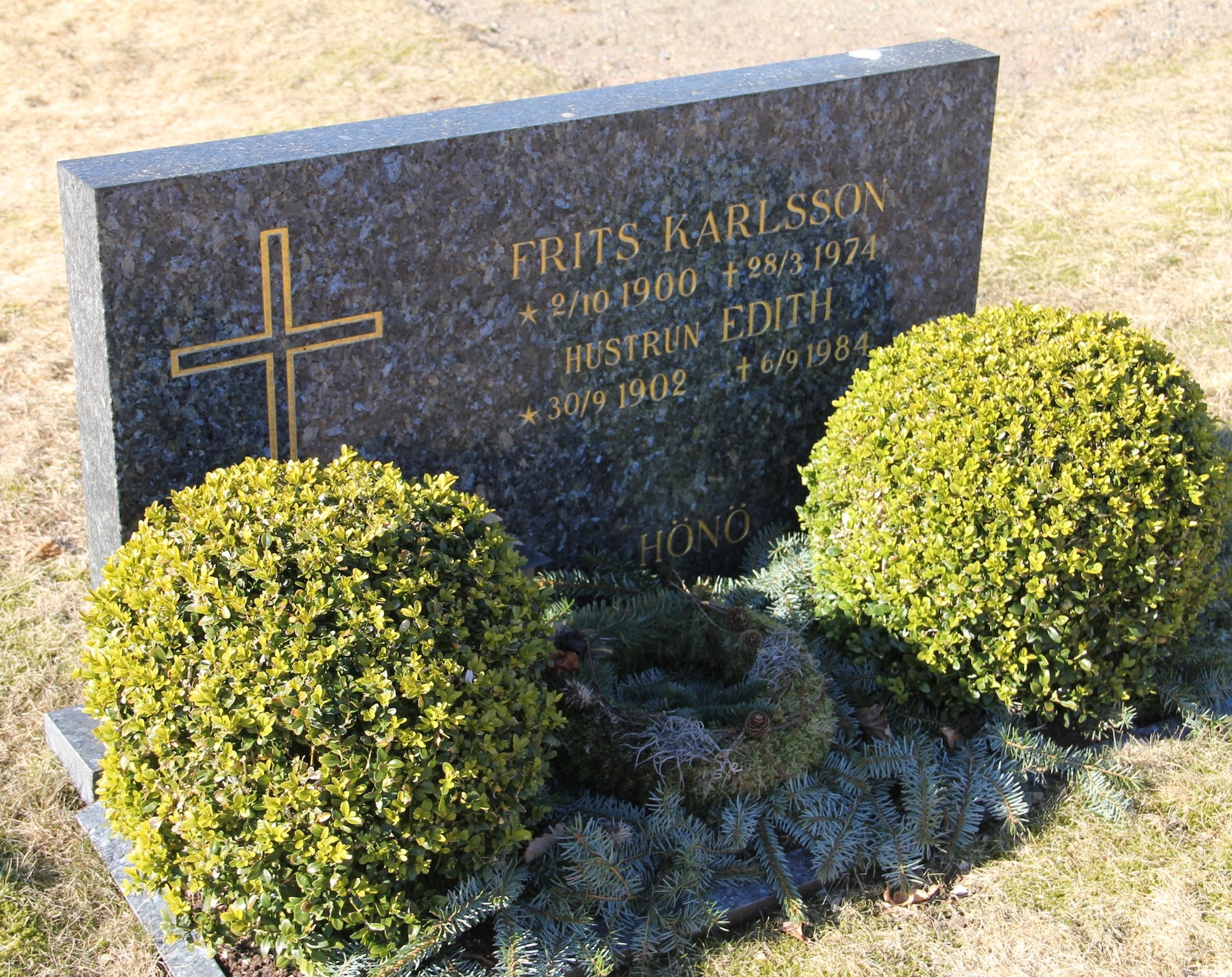 Grav B033 Hönö Kyrkogård