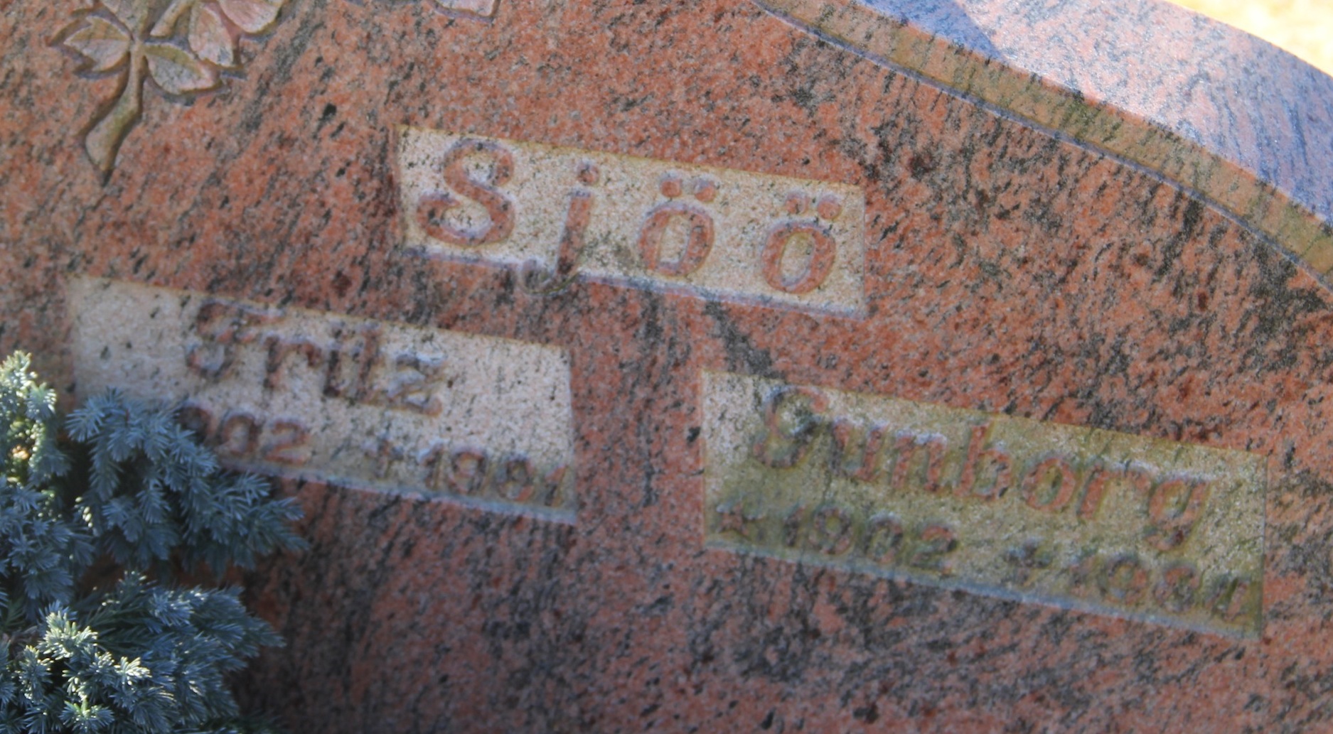 Grav D015 Hönö Kyrkogård