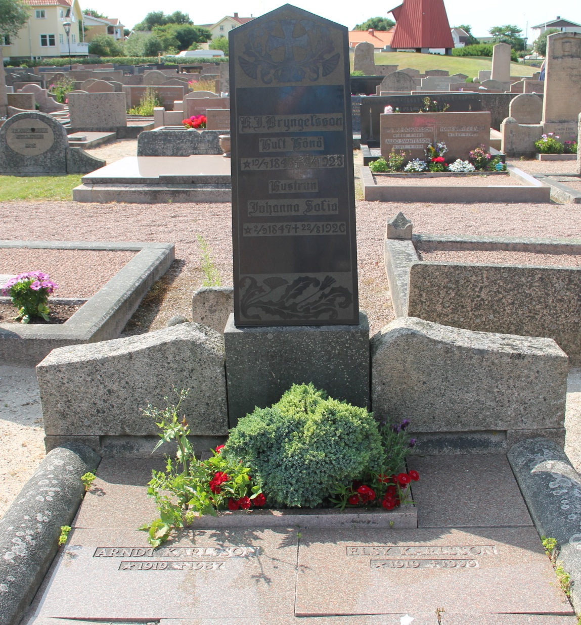 Grav E085 Öckerö Kyrkogård
