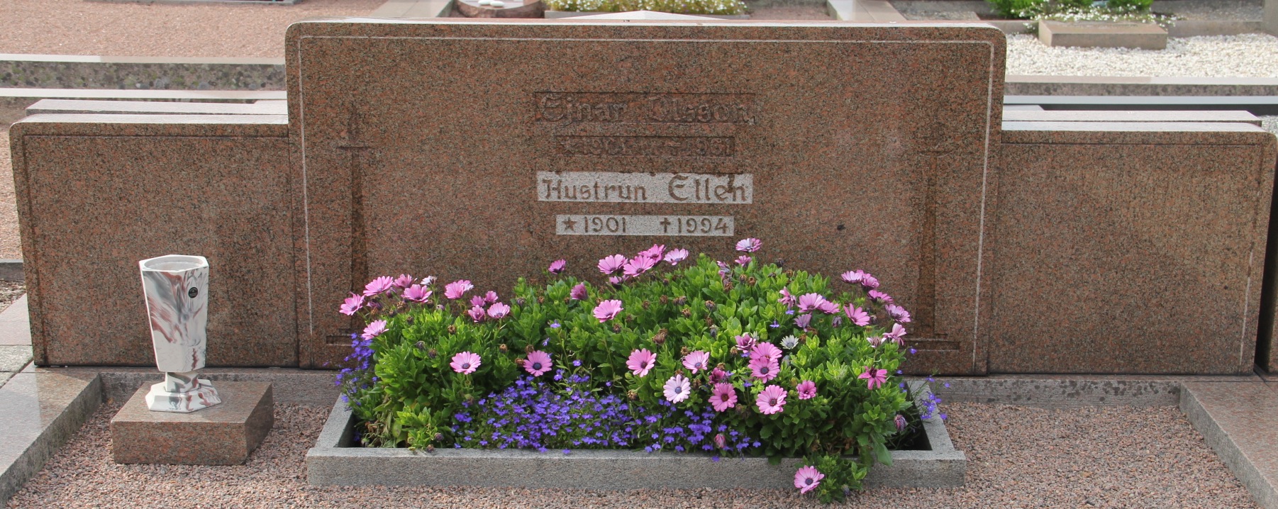 Grav F093 Öckerö Kyrkogård