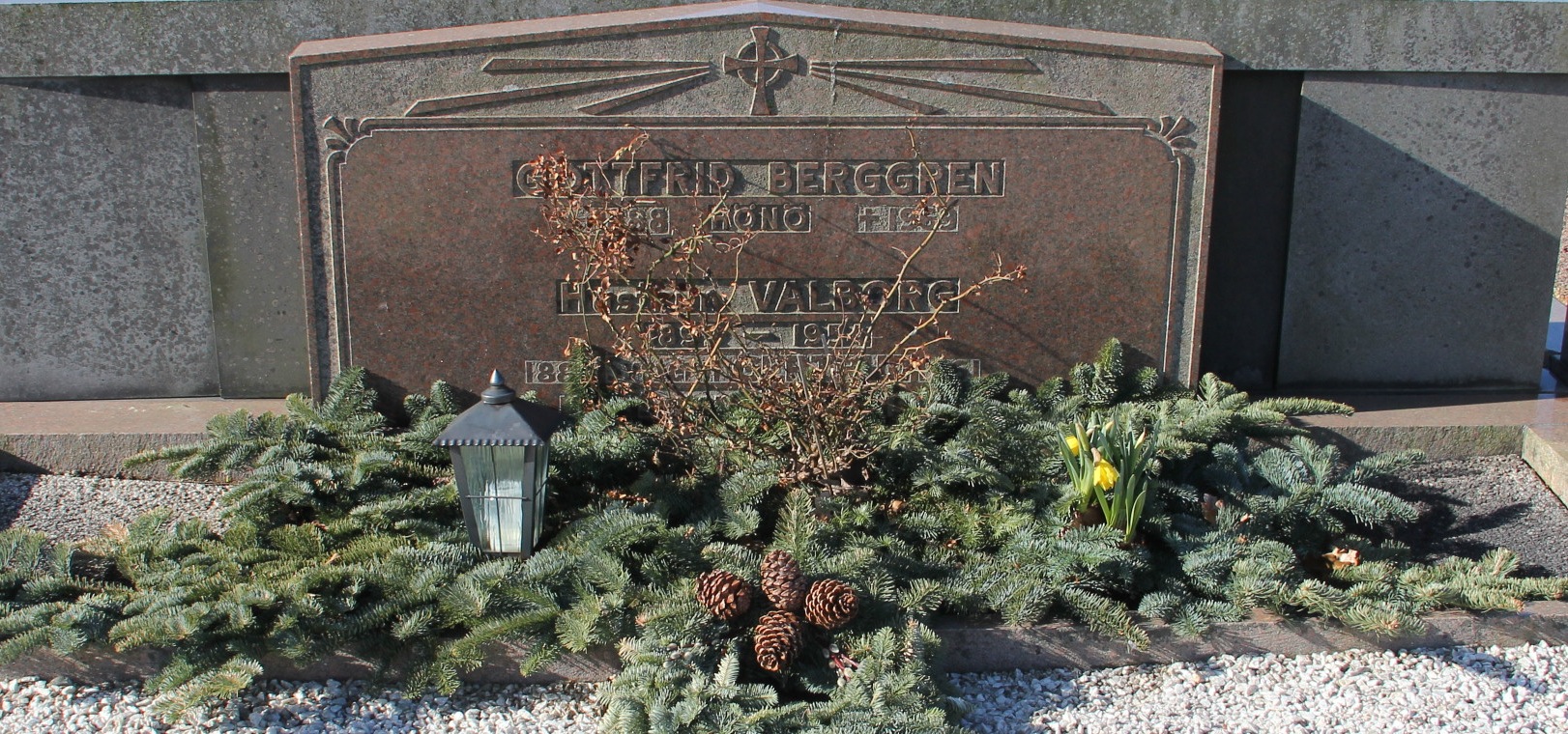 Grav F007 Hönö Kyrkogård