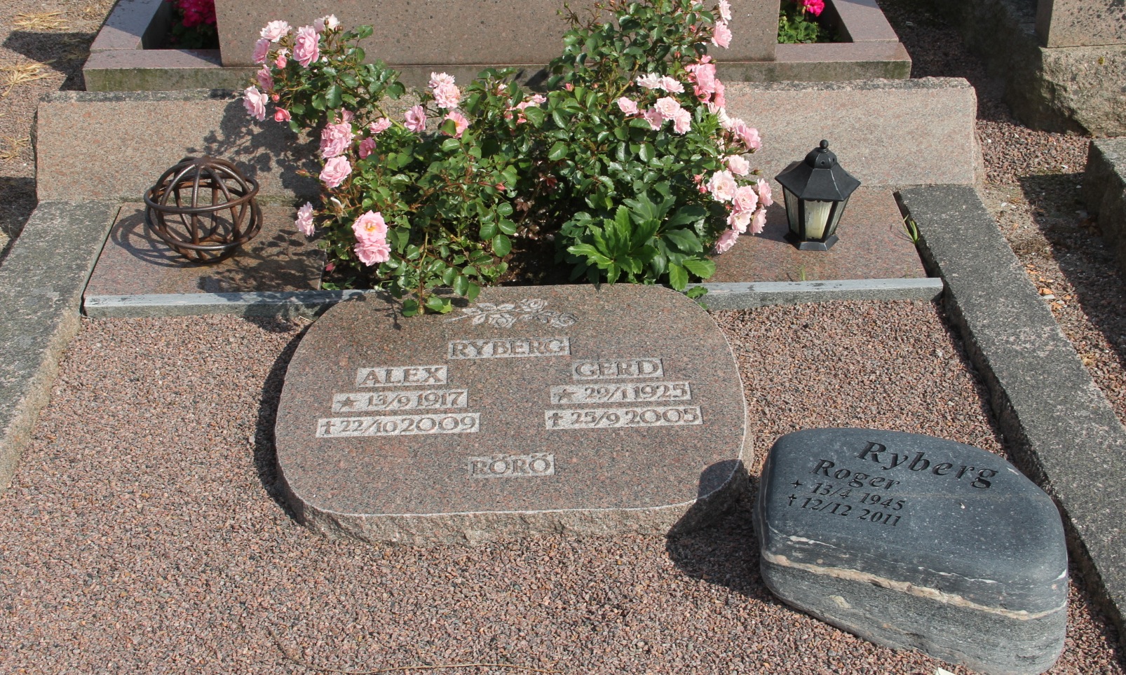 Grav E143 Öckerö Kyrkogård