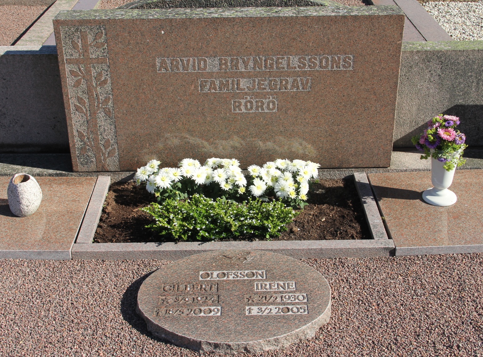 Grav F154 Öckerö Kyrkogård
