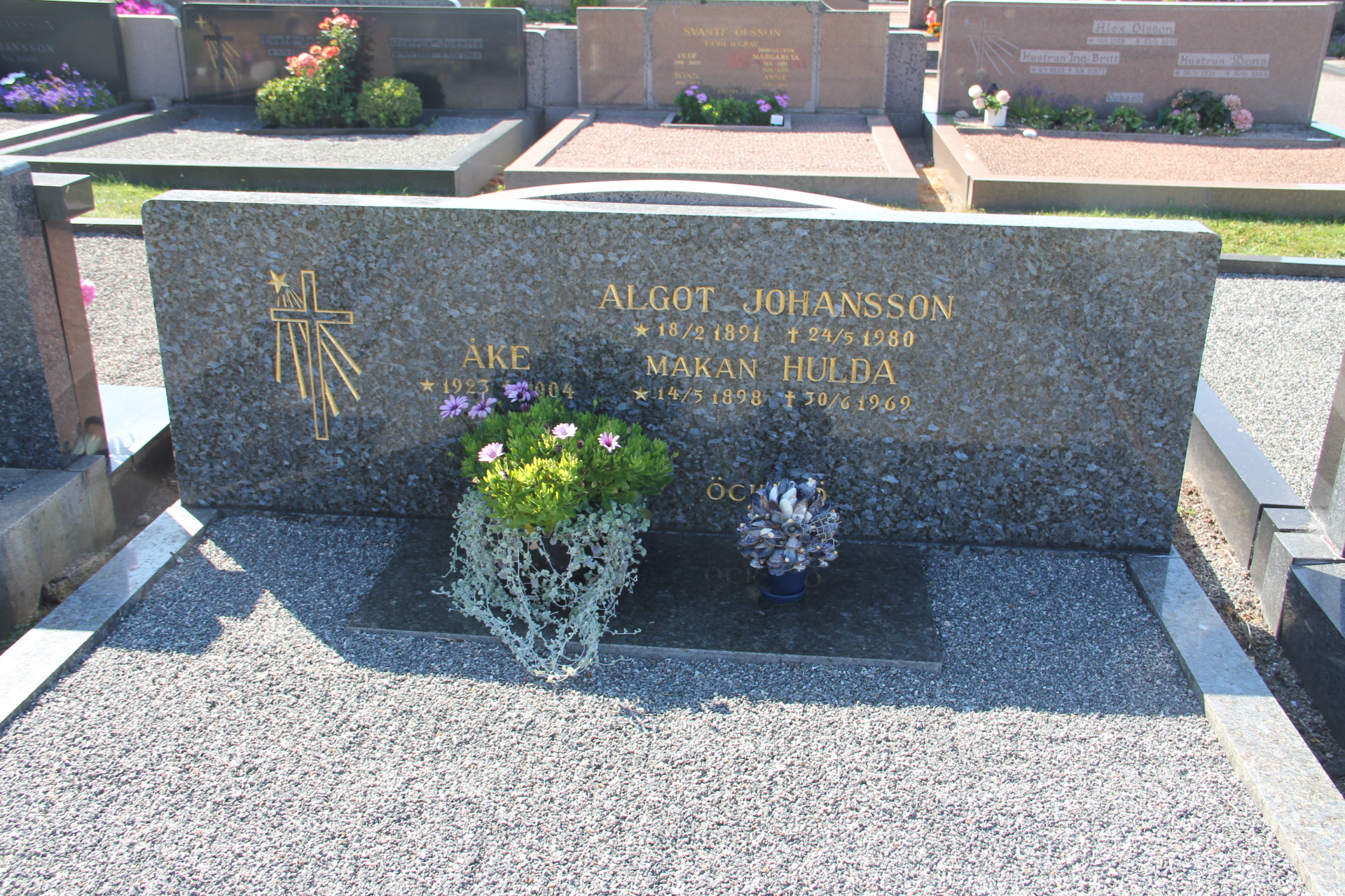 Grav F045 Öckerö Kyrkogård