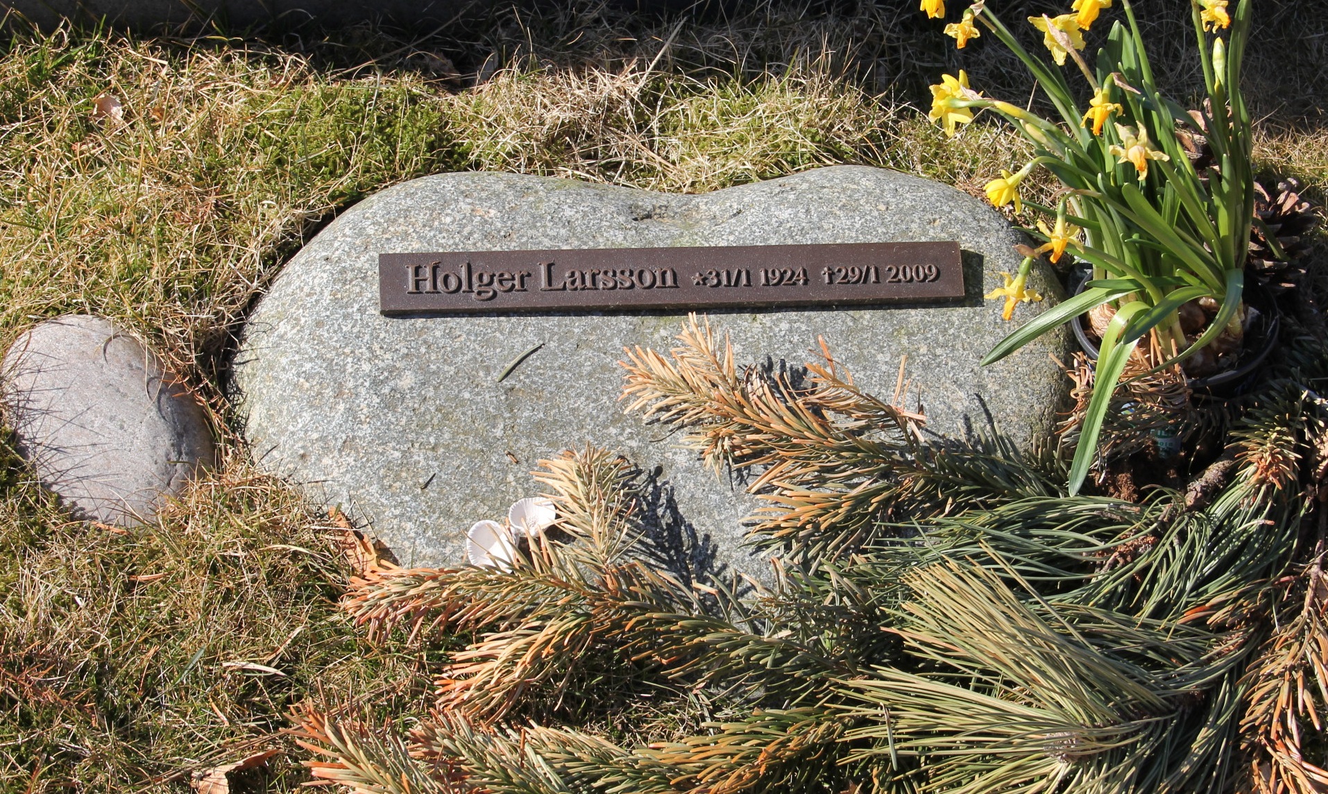 Grav G083 Hönö Kyrkogård