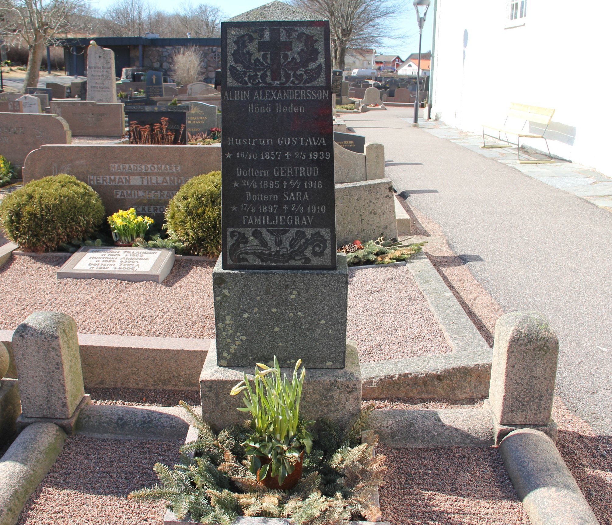 Grav A049 Öckerö Kyrkogård