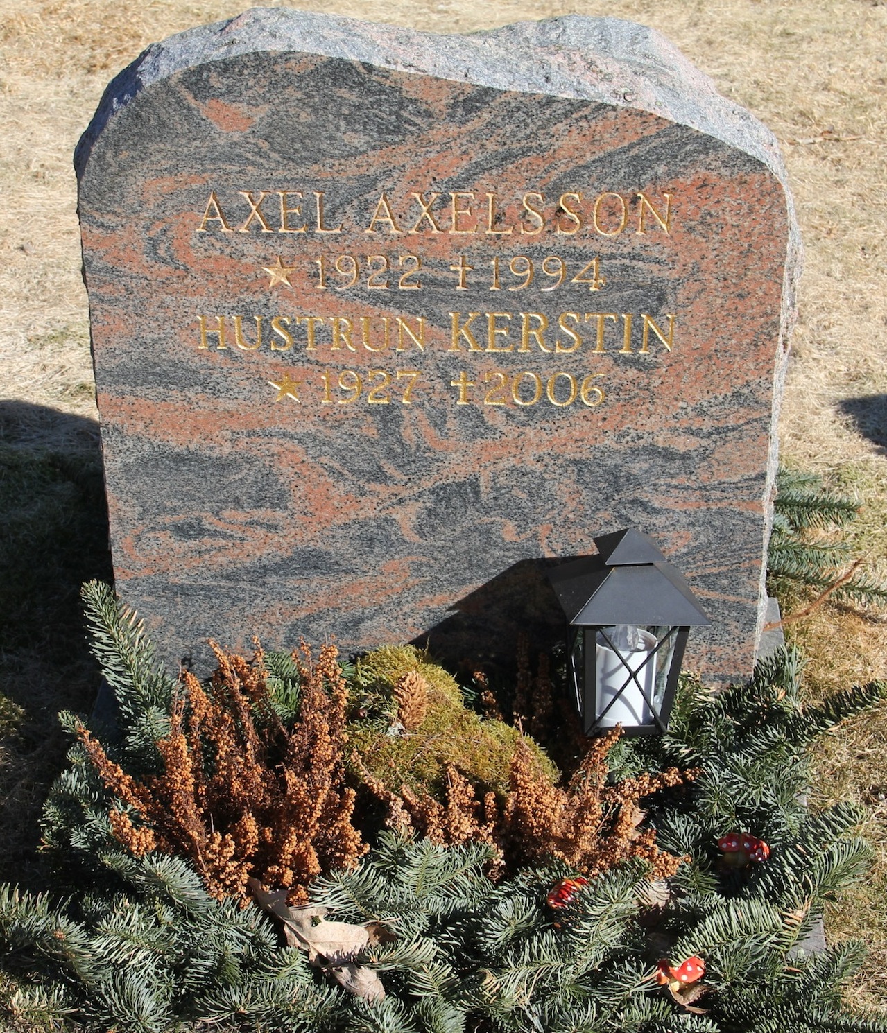 Grav D080 Hönö Kyrkogård