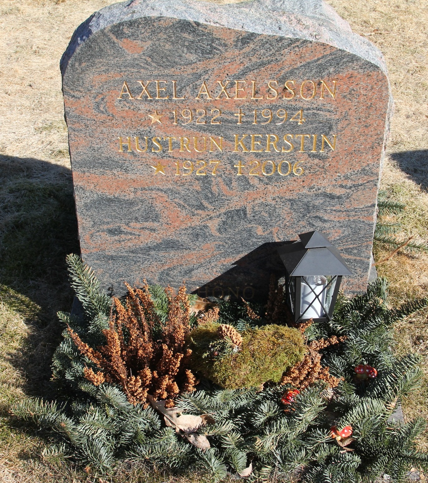 Grav D080 Hönö Kyrkogård
