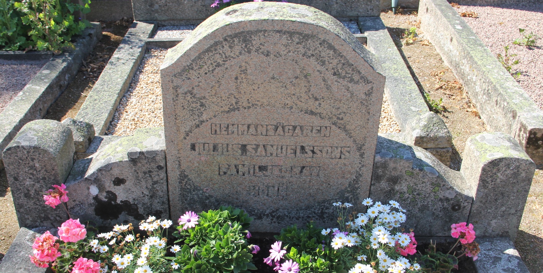 Grav E183 Öckerö Kyrkogård