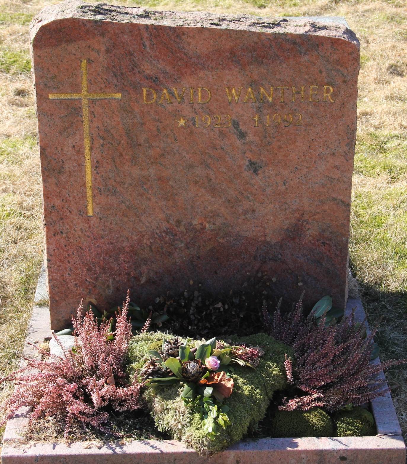 Grav D057 Hönö Kyrkogård