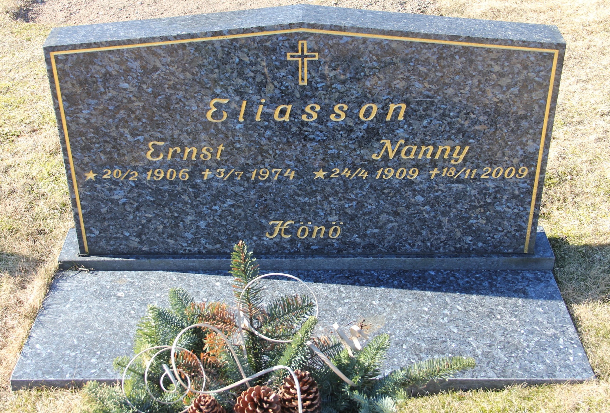 Grav B032 Hönö Kyrkogård