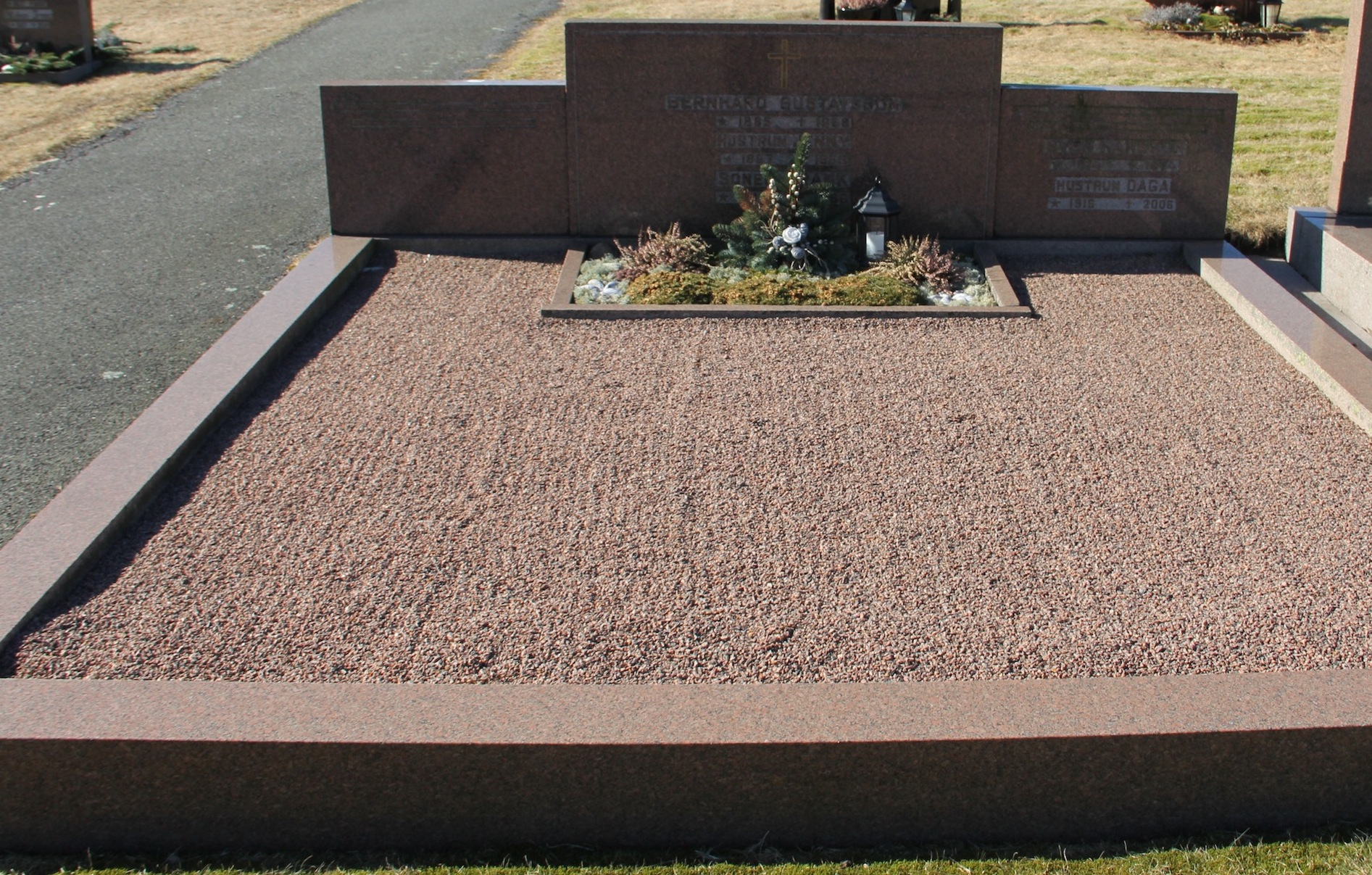 Grav B078 Hönö Kyrkogård