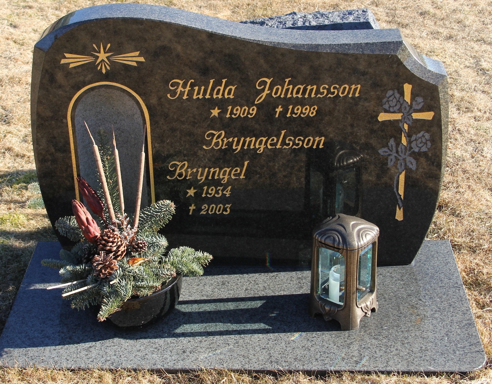Grav A035 Hönö Kyrkogård