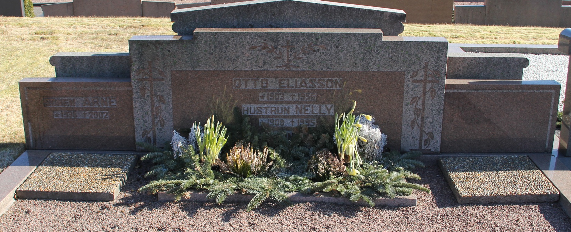 Grav F003 Hönö Kyrkogård