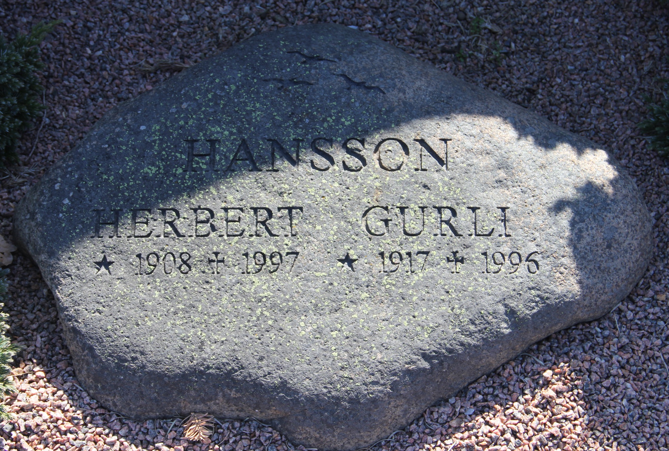 Grav D121 Öckerö Kyrkogård