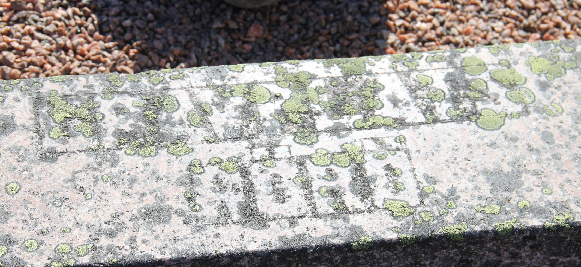 Grav D121 Öckerö Kyrkogård