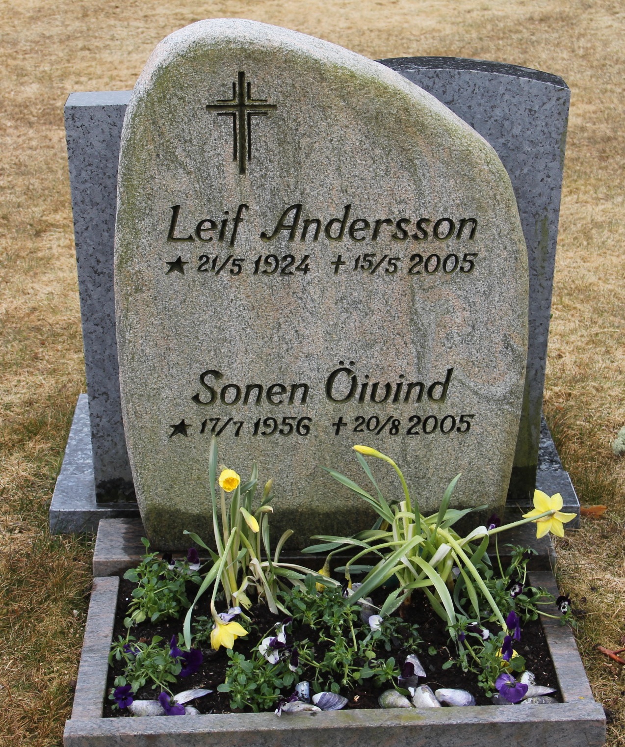 Grav H099 Hönö Kyrkogård