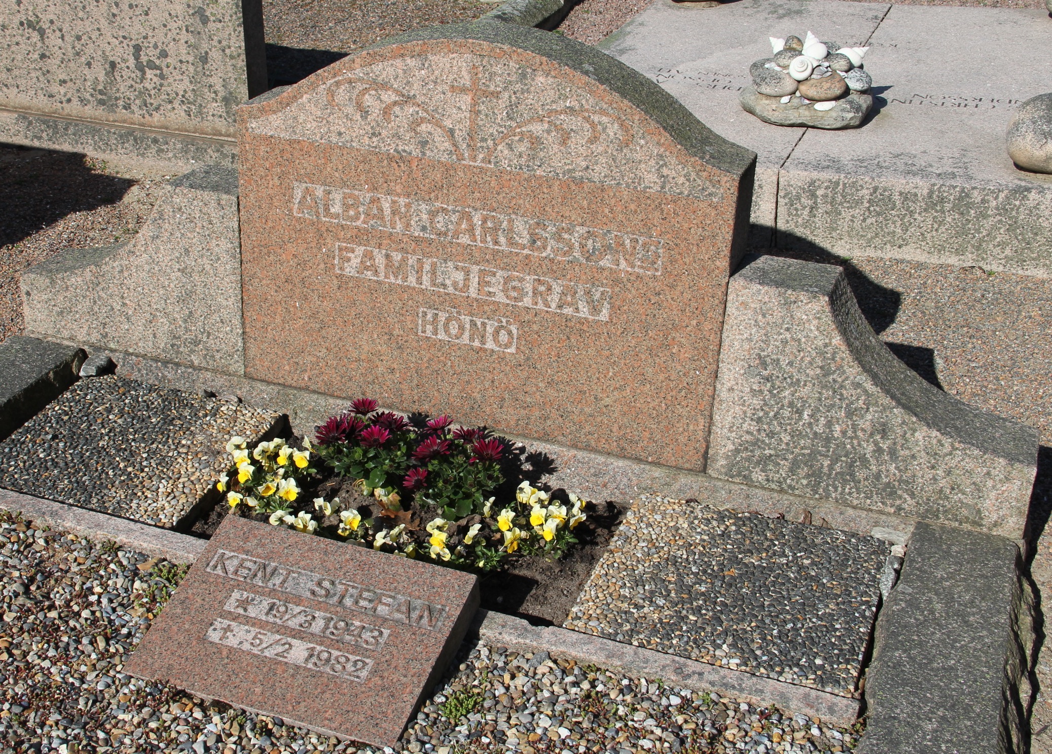 Grav D067 Öckerö Kyrkogård