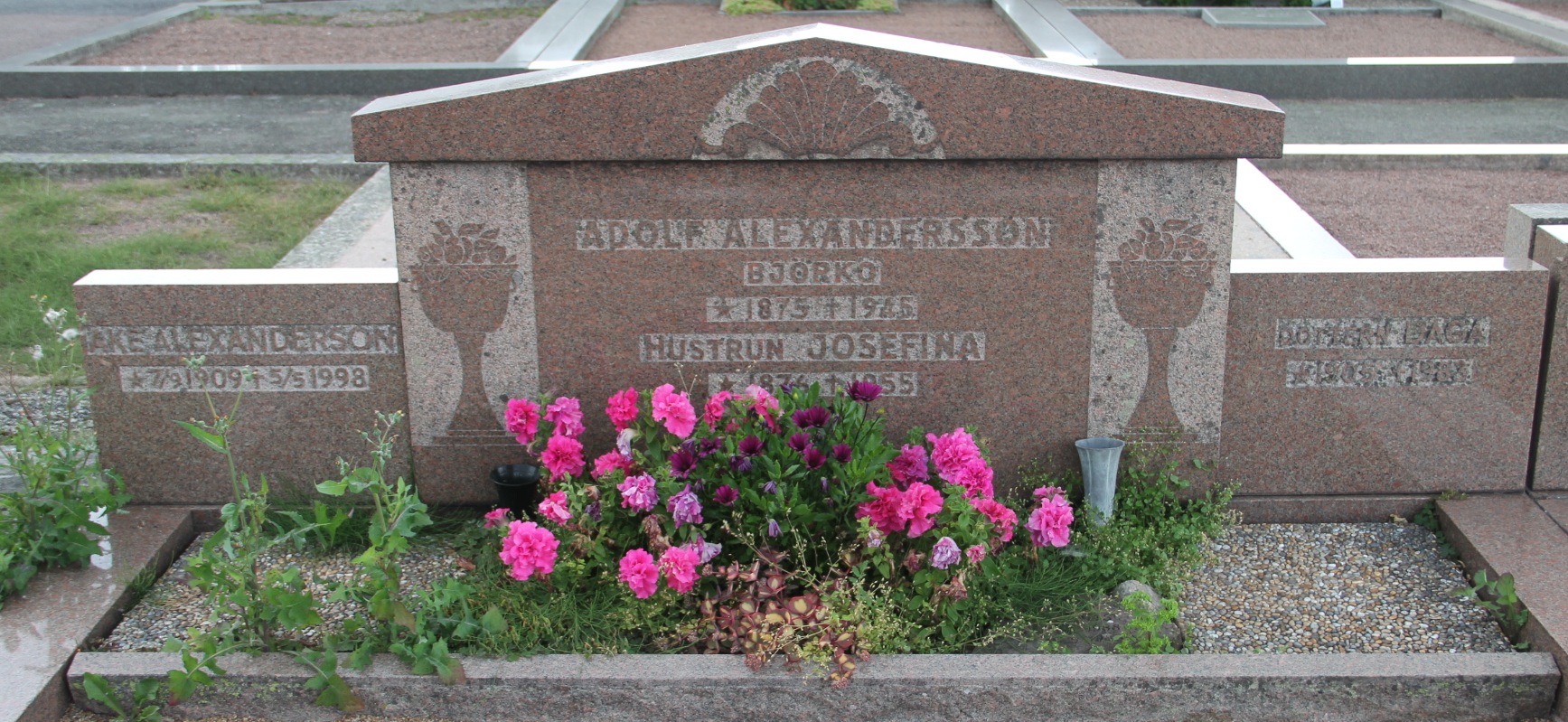 Grav F133 Öckerö Kyrkogård