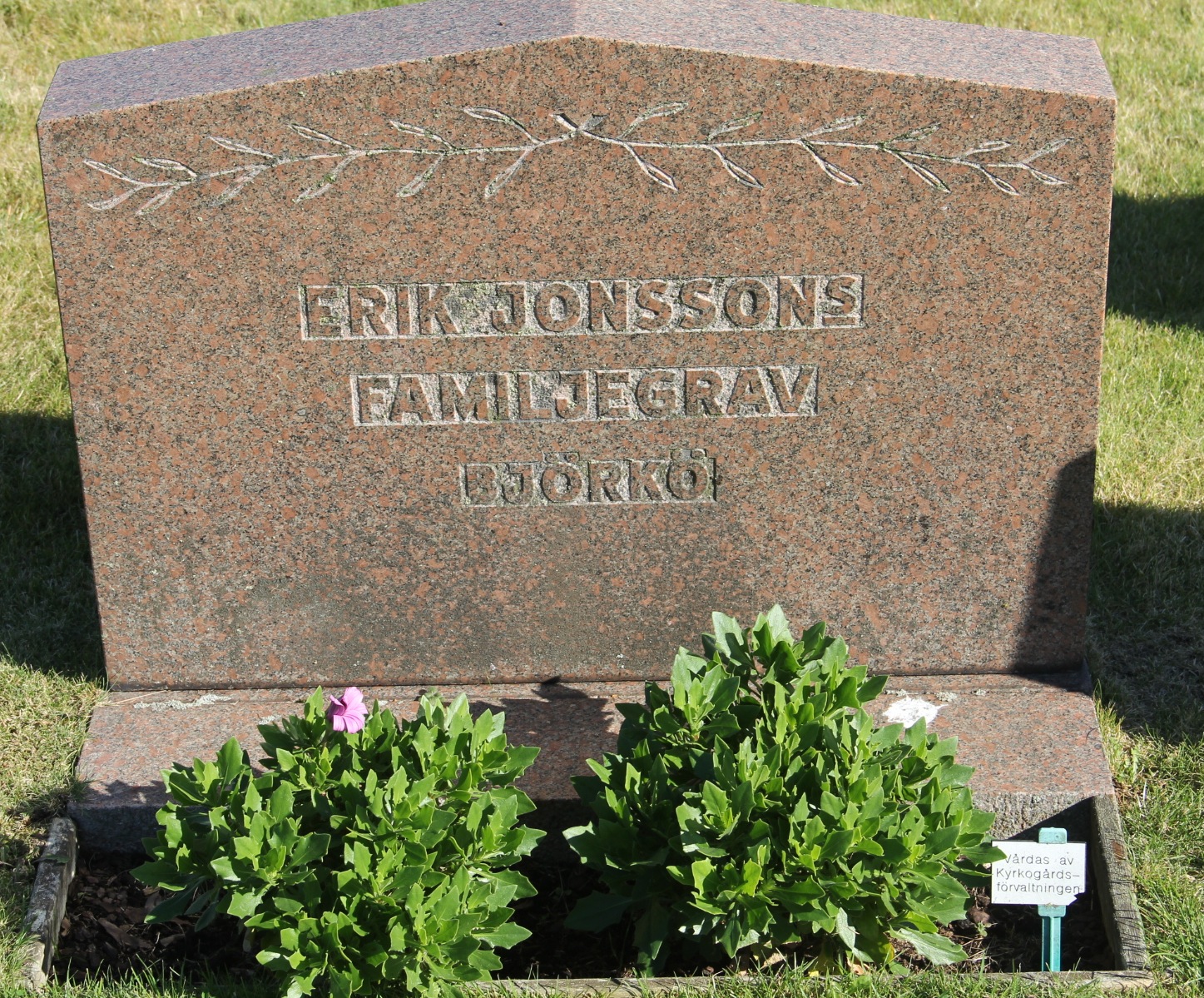 Grav G042 Öckerö Kyrkogård