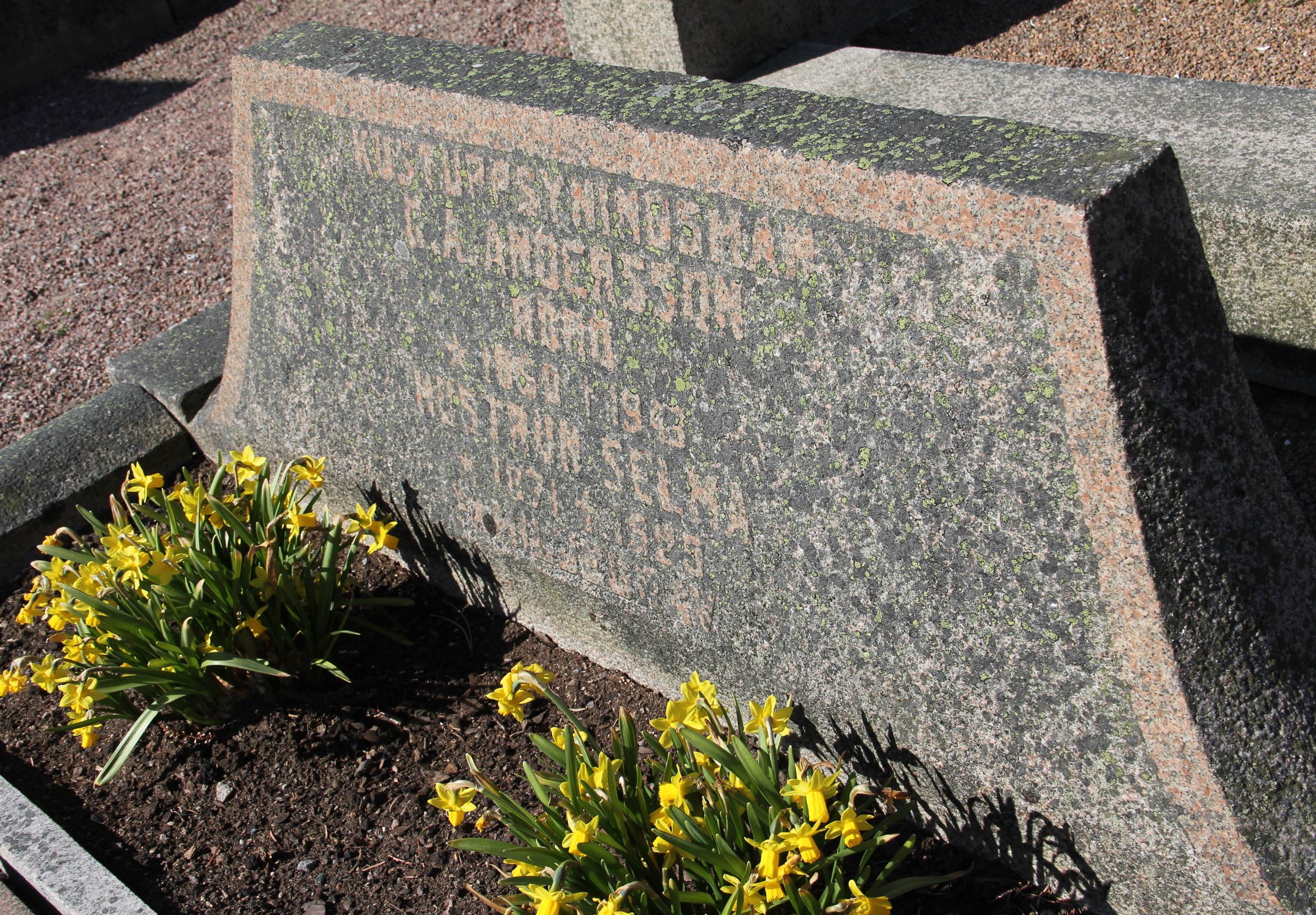 Grav D200 Öckerö Kyrkogård