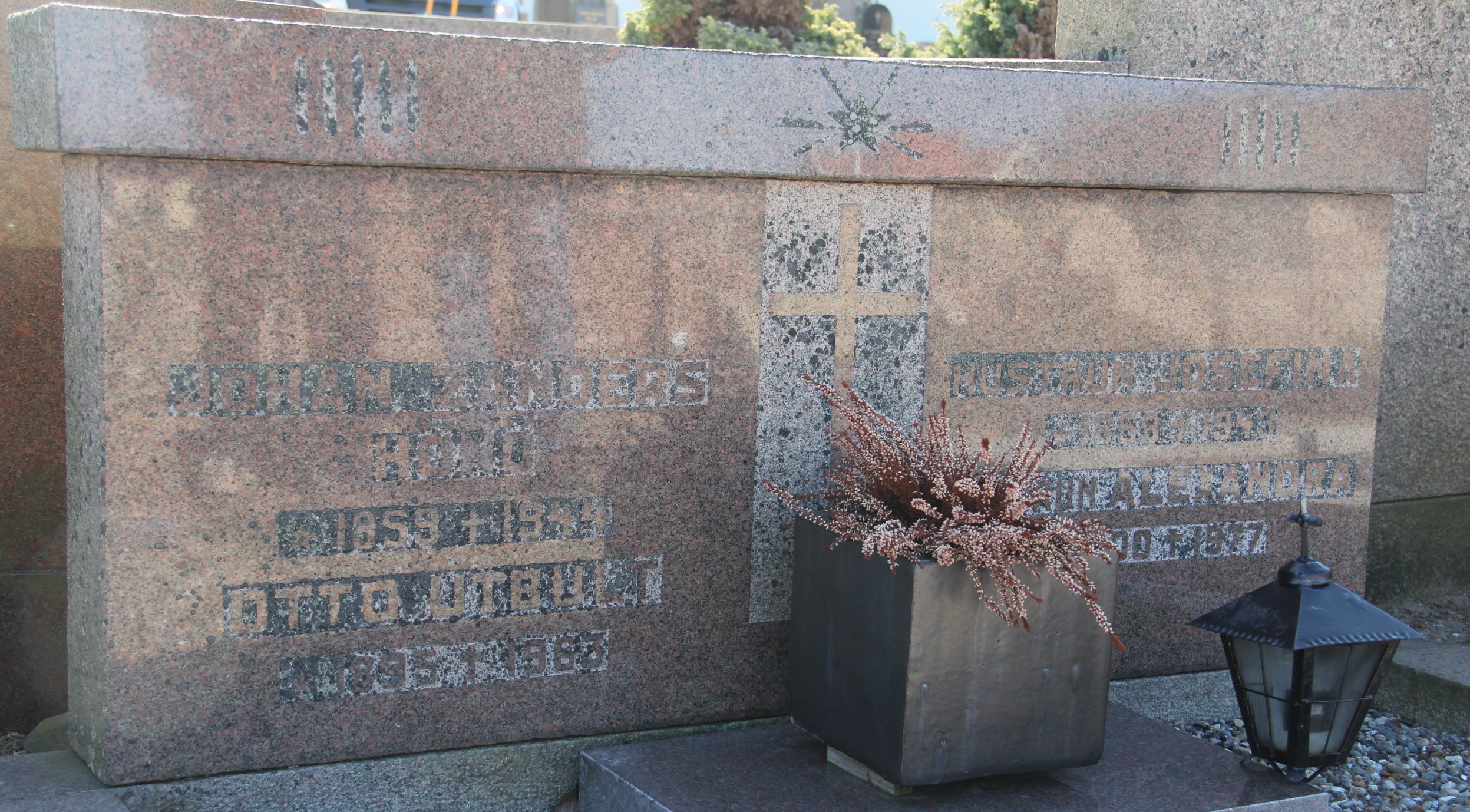 Grav D118 Öckerö Kyrkogård