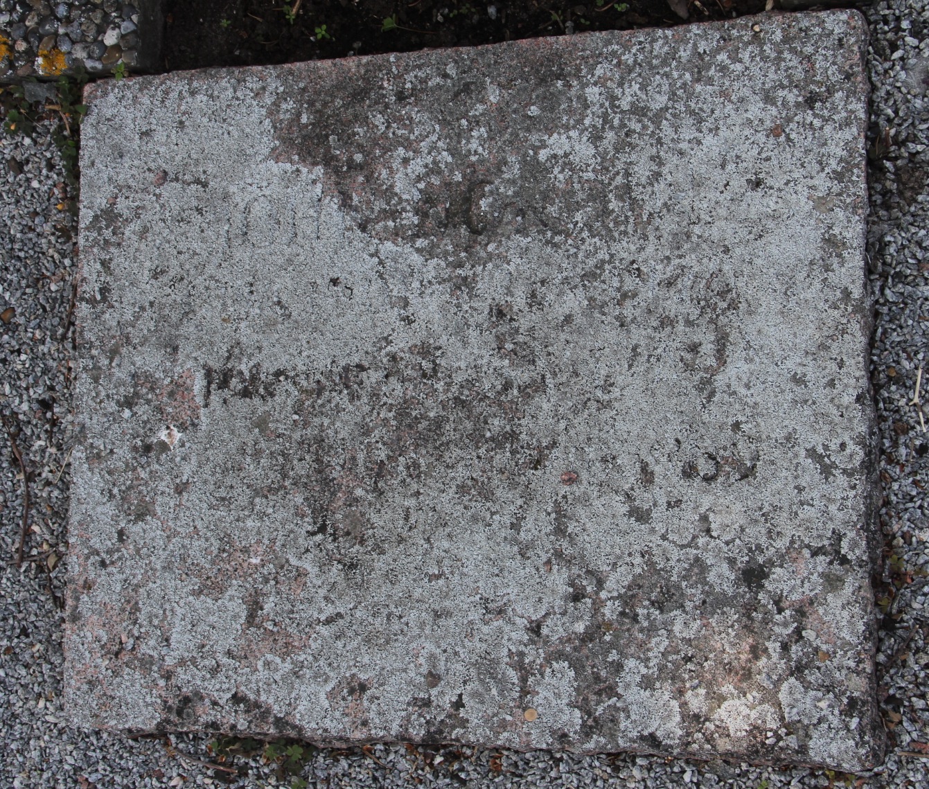 Grav E007 Öckerö Kyrkogård
