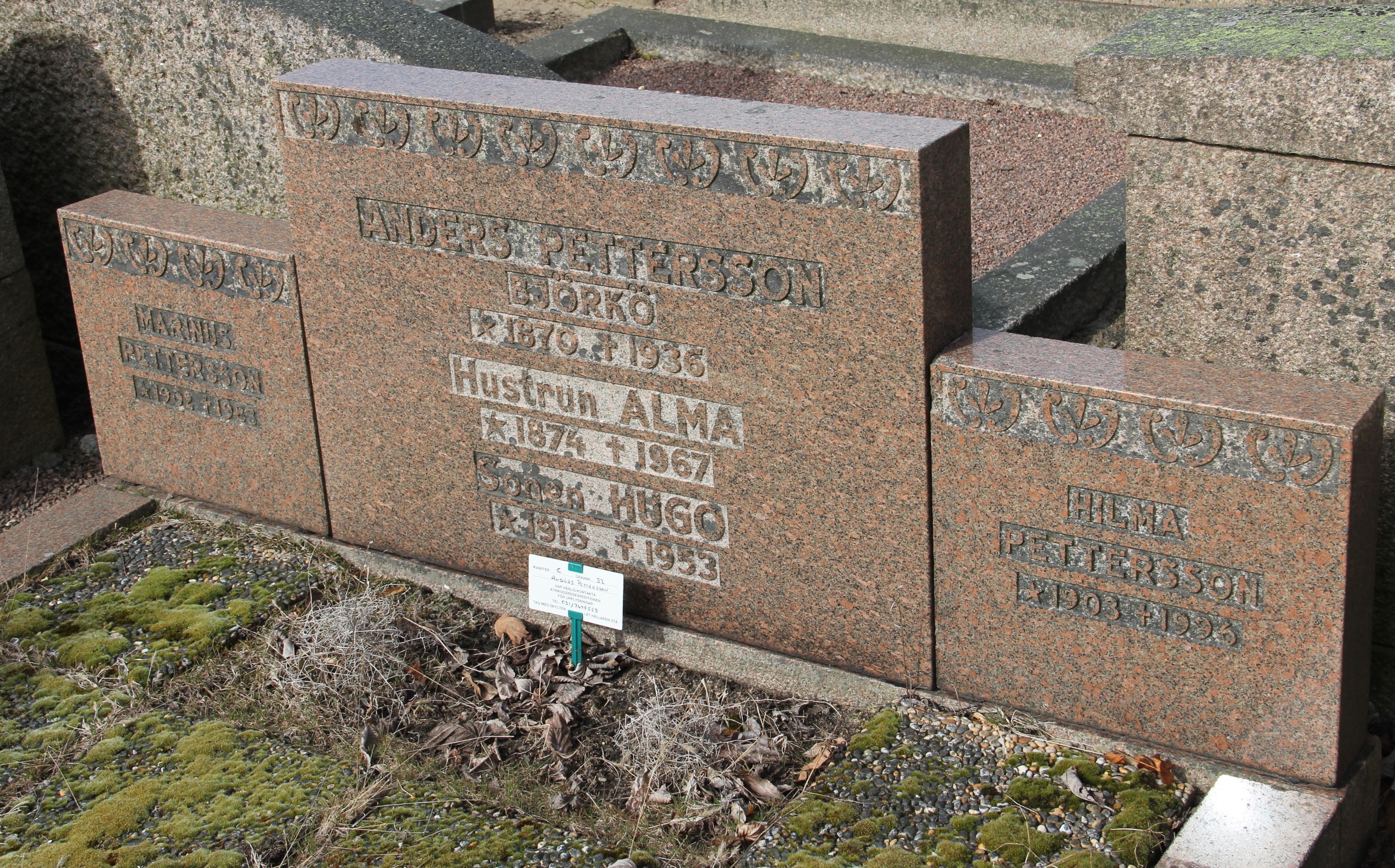 Grav C032 Öckerö Kyrkogård