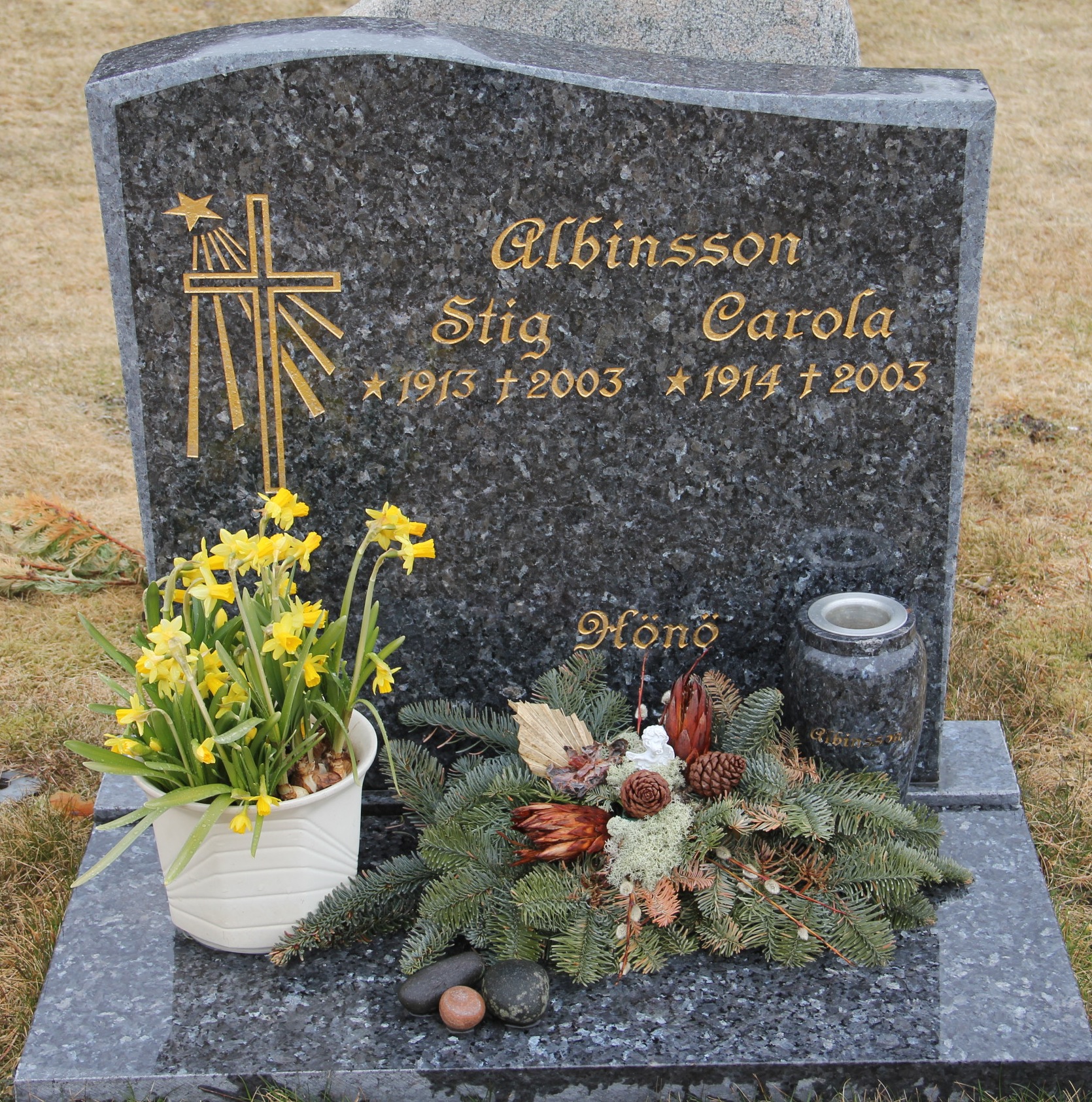 Grav H080 Hönö Kyrkogård