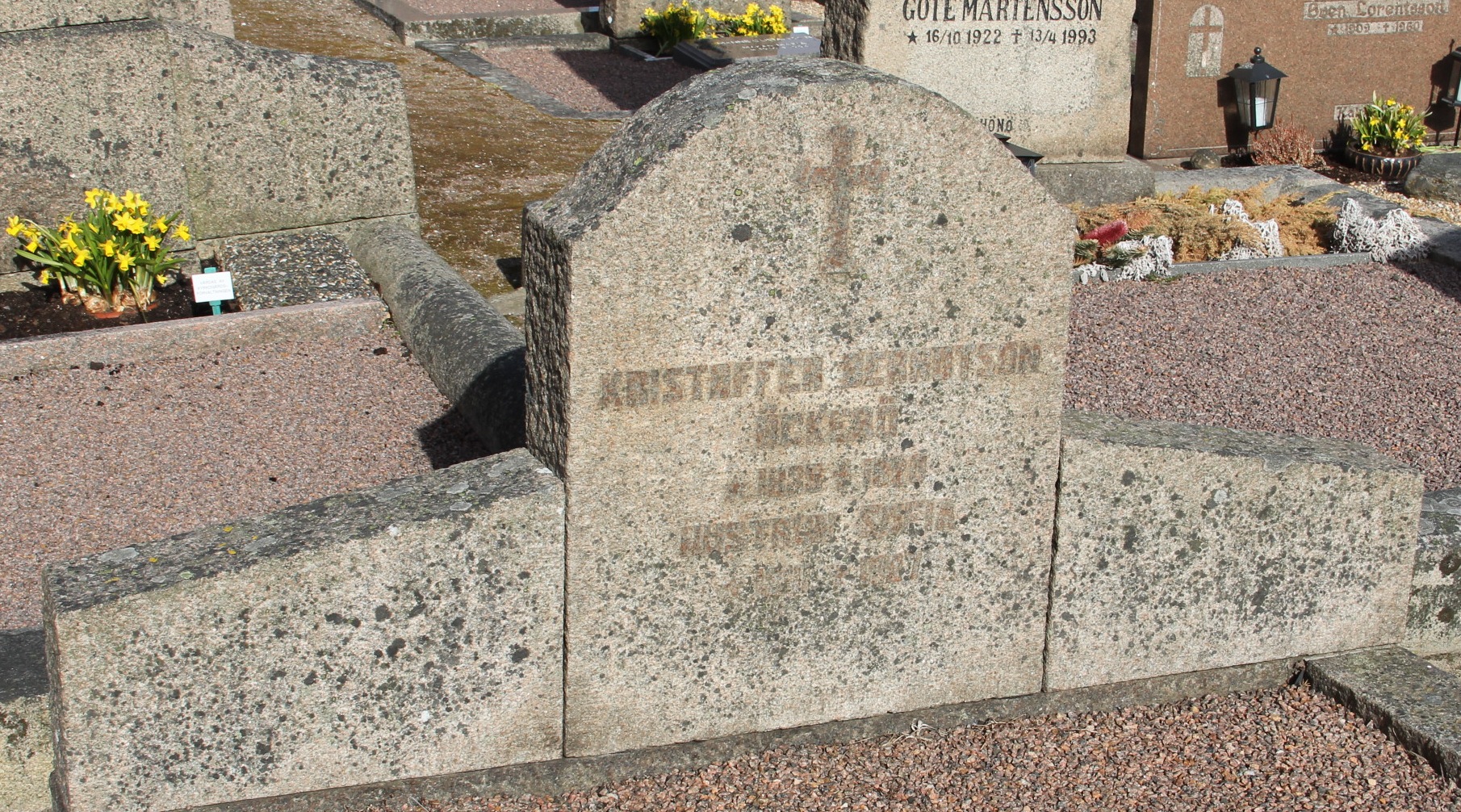 Grav B051 Öckerö Kyrkogård